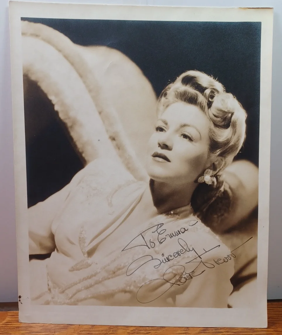 Claire Trevor — Claire Trevor Signed ORG 1940s Photograph Autographed 8 x 10 JRR16