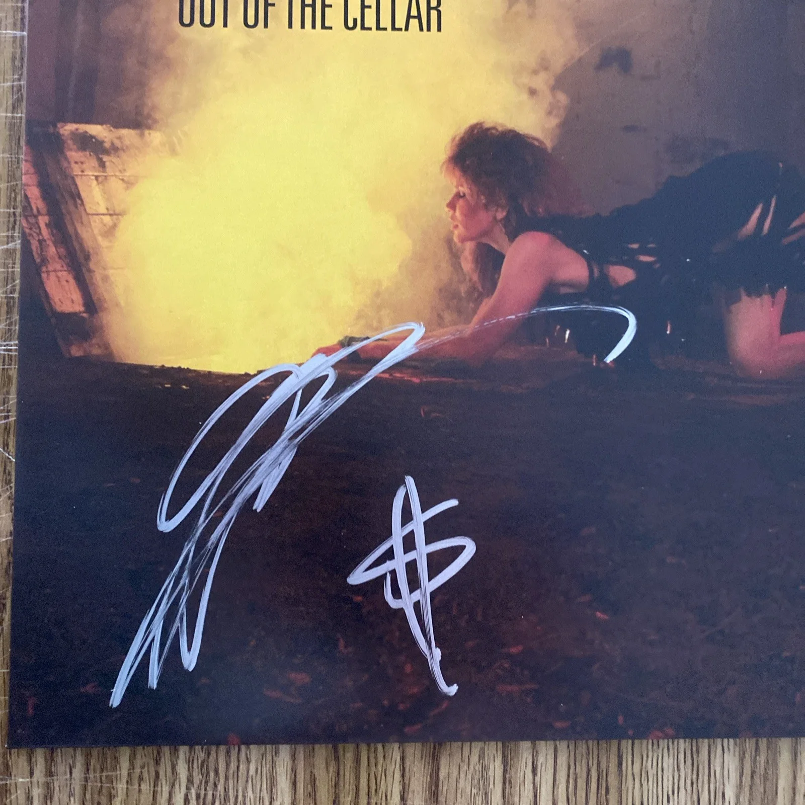 Stephen Pearcy ‘Ratt’ Band Autographed ‘Out Of The Cellar’ Vinyl Album, изображение 2