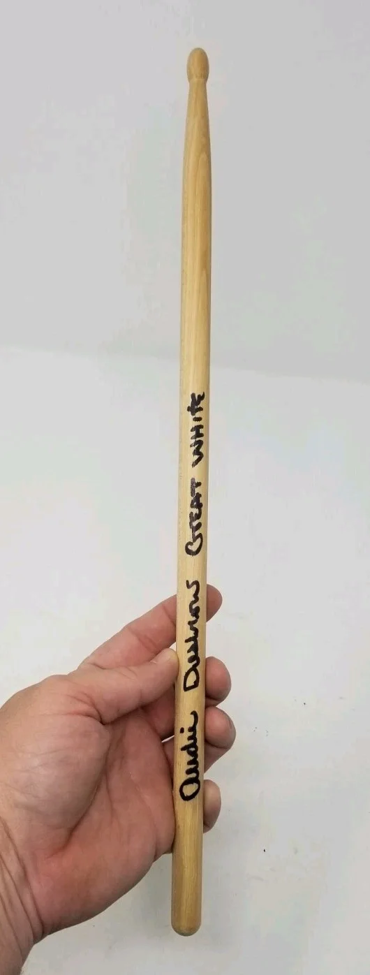 GREAT WHITE ROCK BAND AUDIE DESBROW SIGNED AUTOGRAPH DRUM STICK, image 2