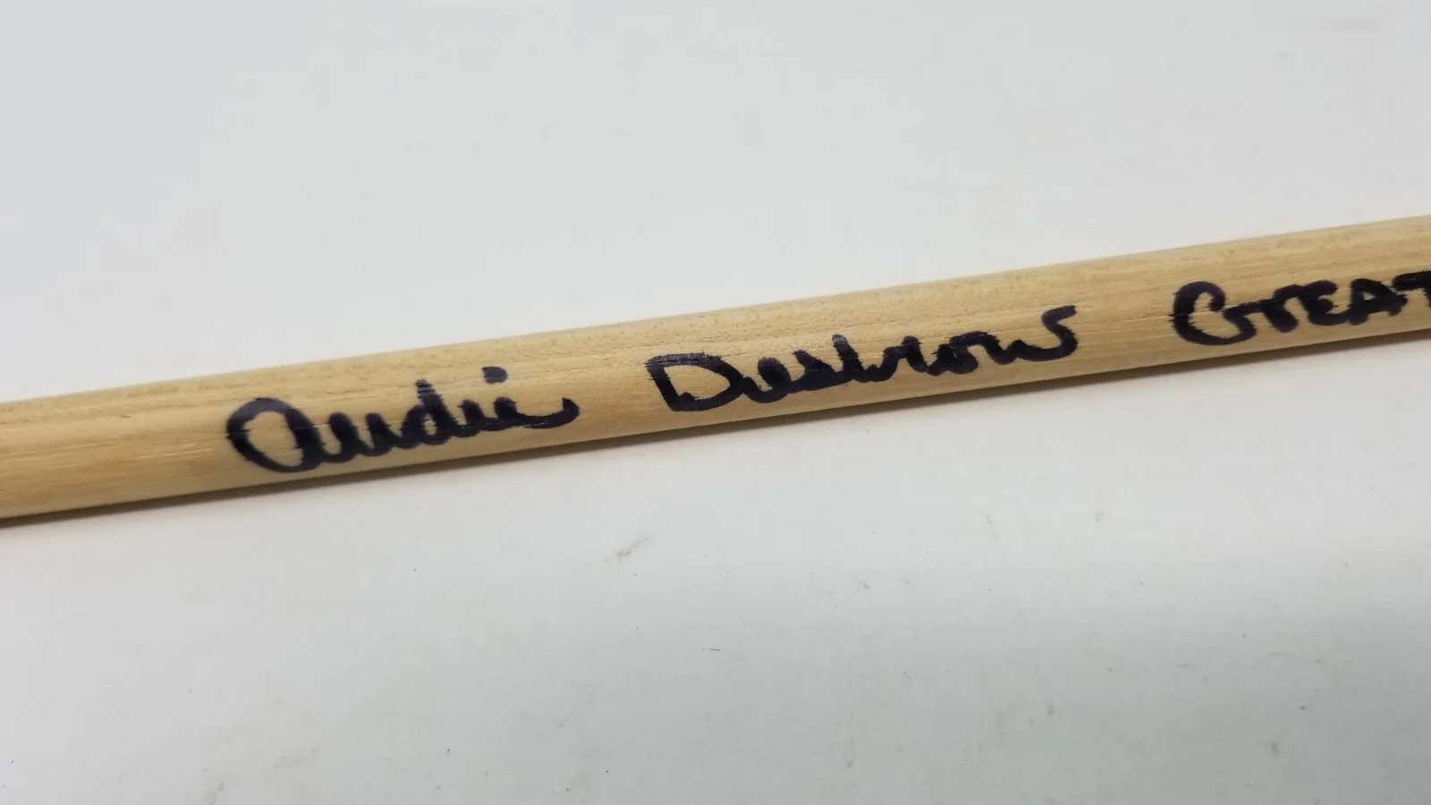 GREAT WHITE ROCK BAND AUDIE DESBROW SIGNED AUTOGRAPH DRUM STICK, image 3