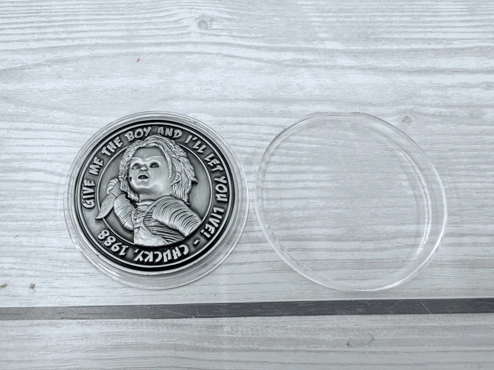 Chucky Limited Edition Collectible Coin | Limited to 9,995 by Fanatikk, изображение 2