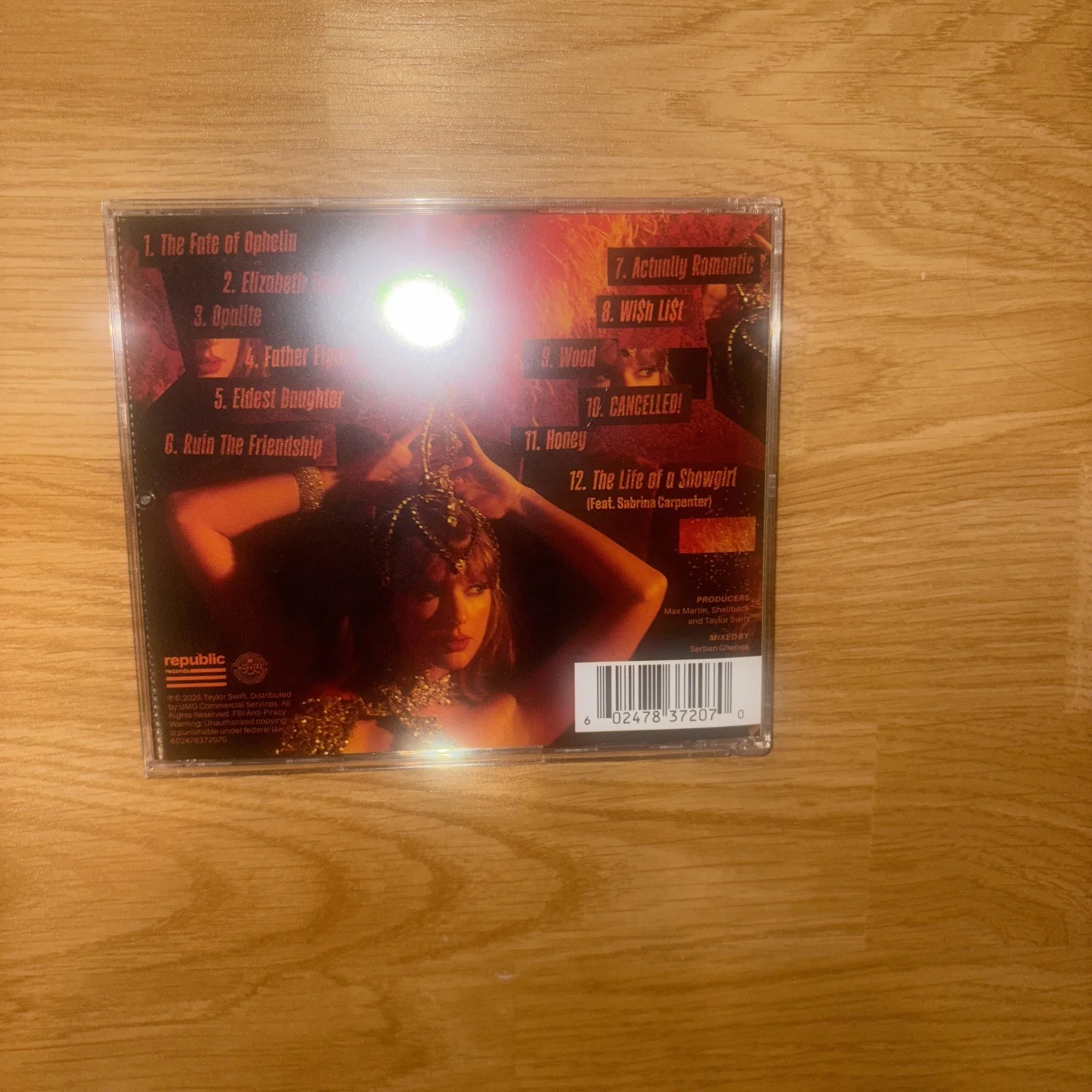 Taylor Swift - The Life of a Showgirl CD + Hand Signed Photo 2 IN HAND, изображение 4