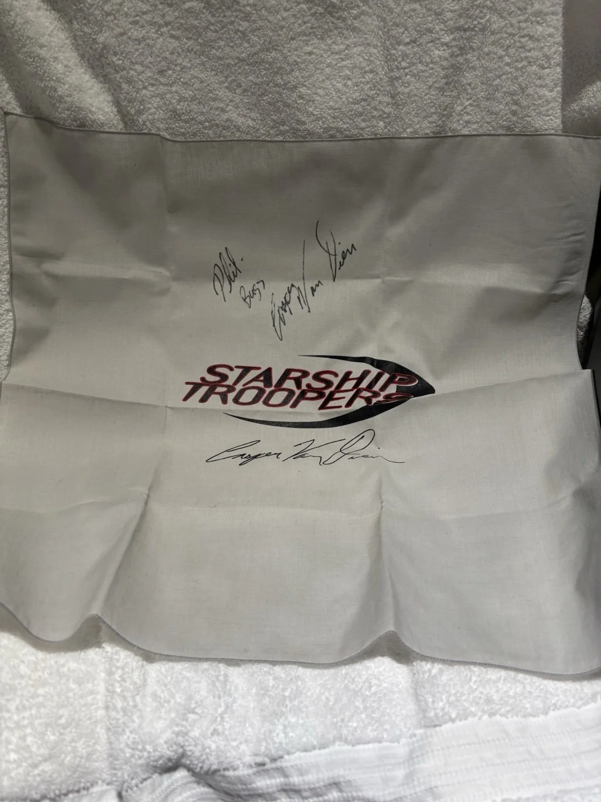 Casper Van Diem — Starship Troopers Bandanna SIGNED by Casper Van Diem!, изображение 2