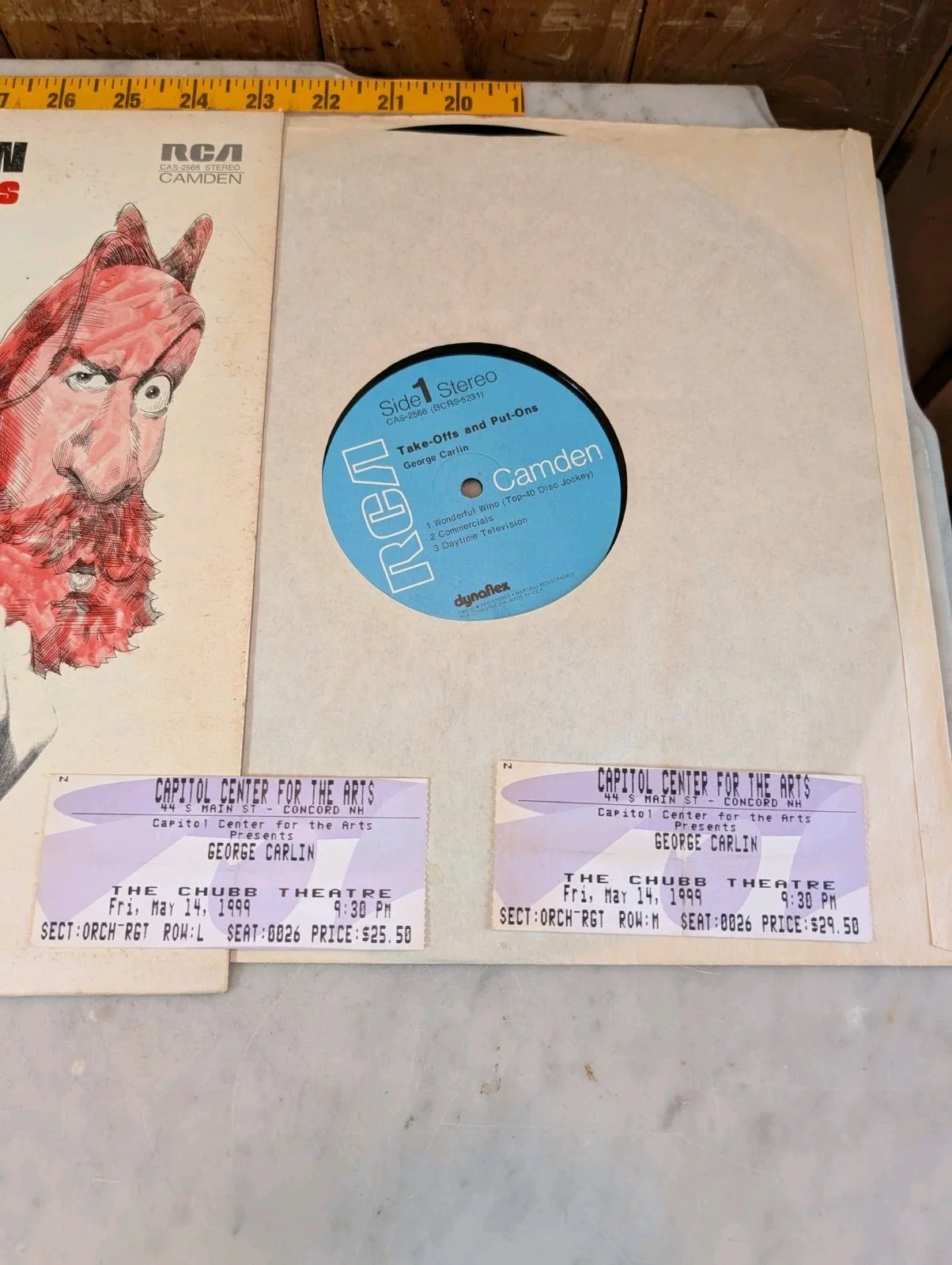 SIGNED George Carlin Take-offs & Put-ons Record Album With Show Tickets, изображение 3