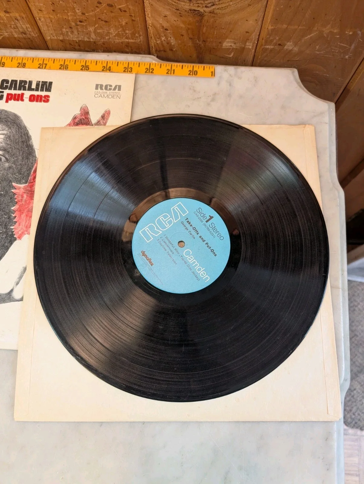 SIGNED George Carlin Take-offs & Put-ons Record Album With Show Tickets, изображение 4