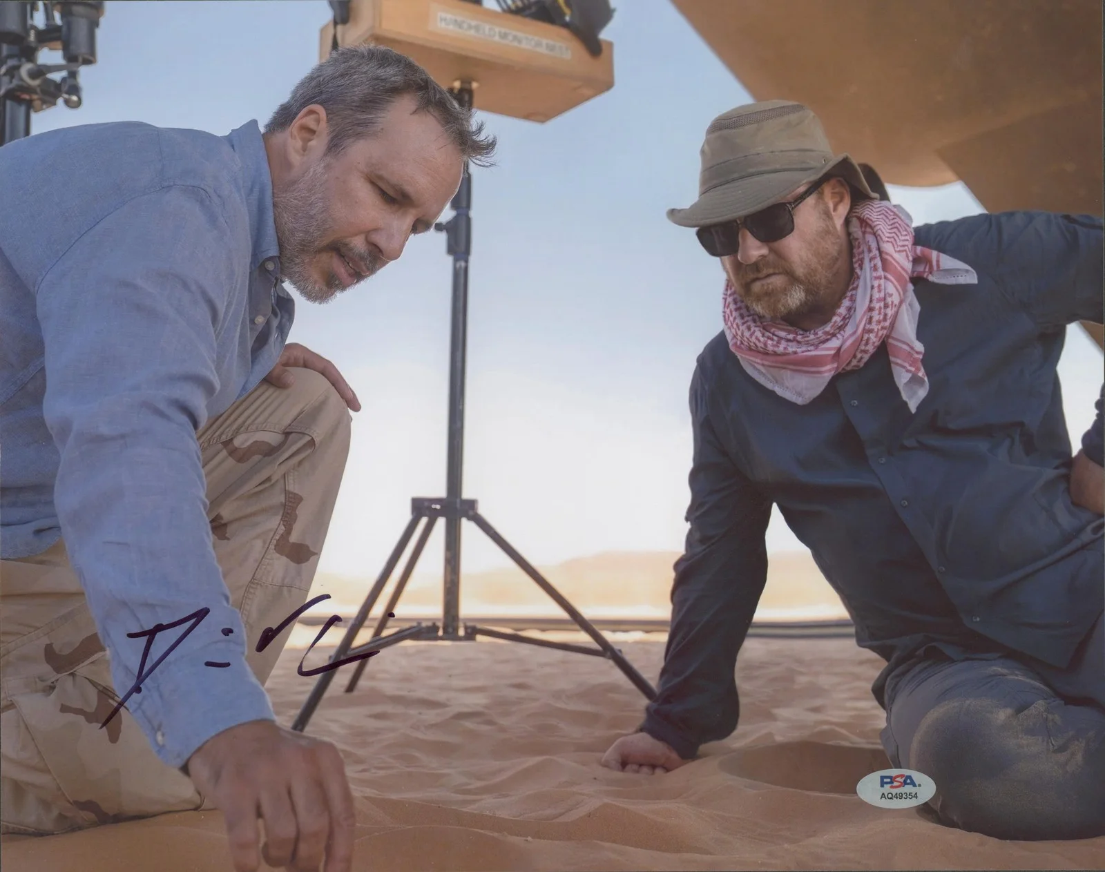 Denis Villeneuve — Denis Villeneuve Dune Part Two Authentic Signed 11x14 Photo PSA/DNA #AQ49354