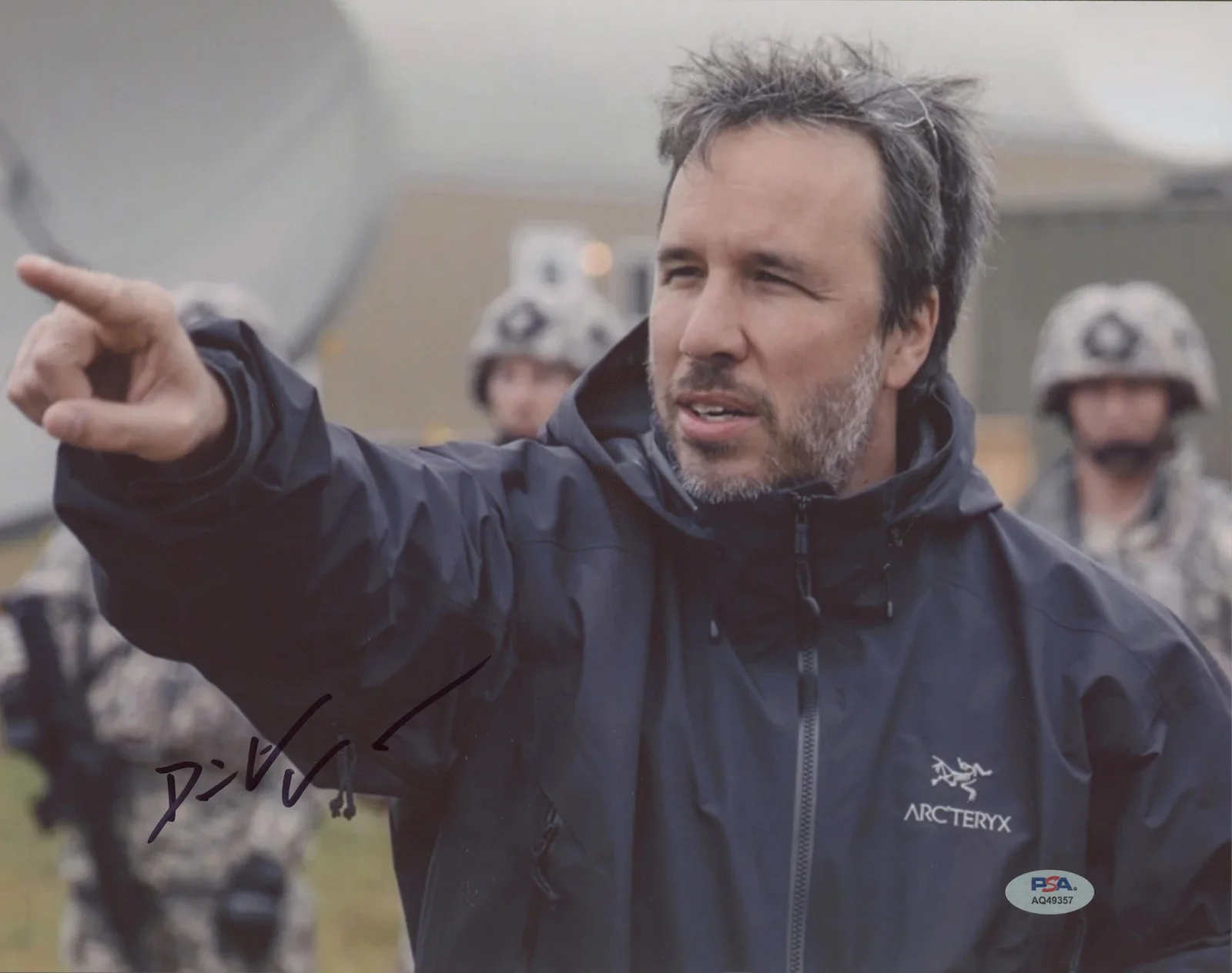 Denis Villeneuve — Denis Villeneuve Arrival Authentic Signed 11x14 Photo PSA/DNA #AQ49357