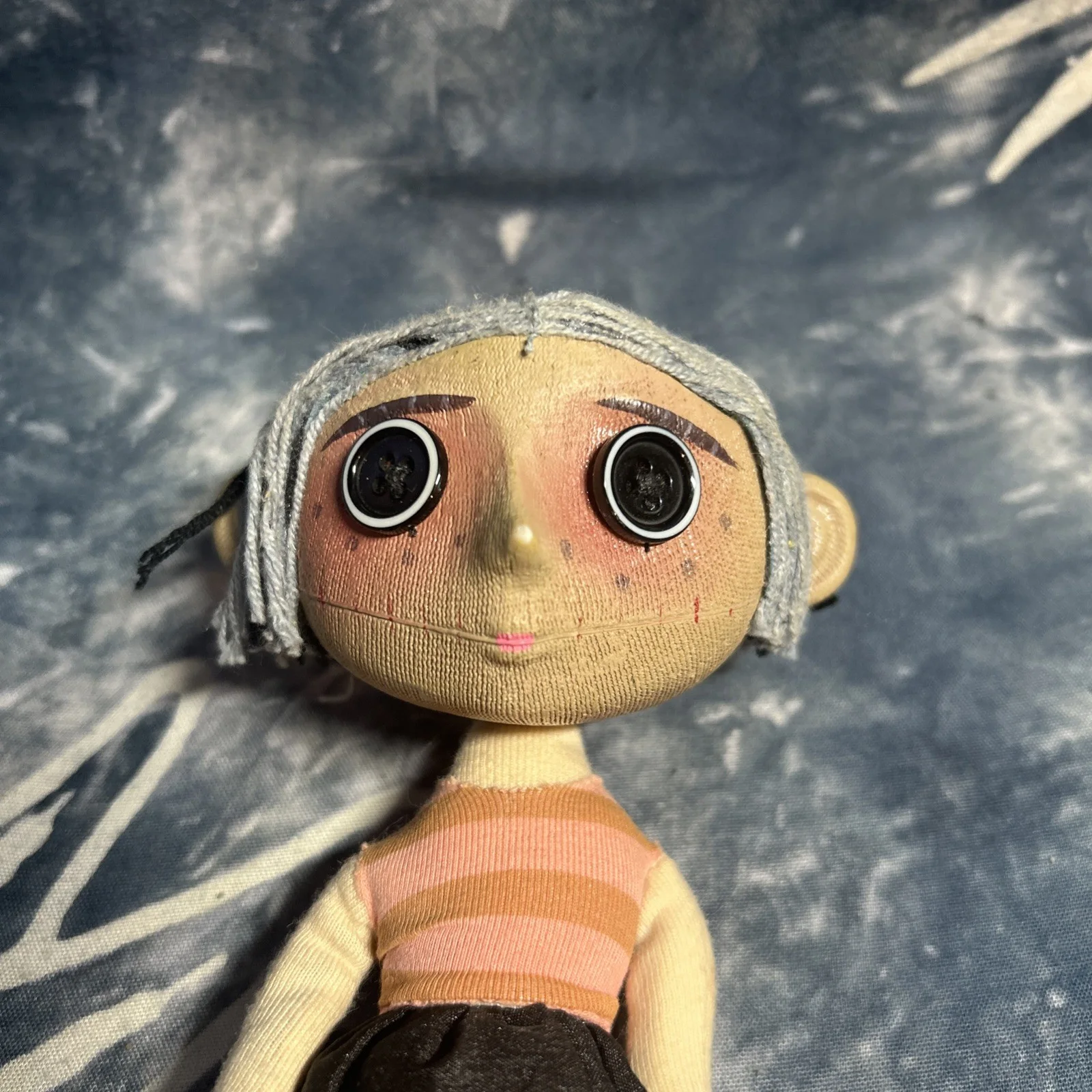 2018 NECA Laika Coraline Doll Prop Replica Button Eyes Yellow Raincoat 9" Figure, image 4
