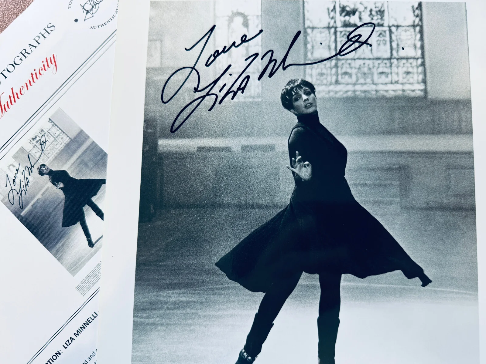 Liza Minnelli Signed (COA Todd Mueller Autographs) 8x10 Auto•Love Liza Minnelli, изображение 2