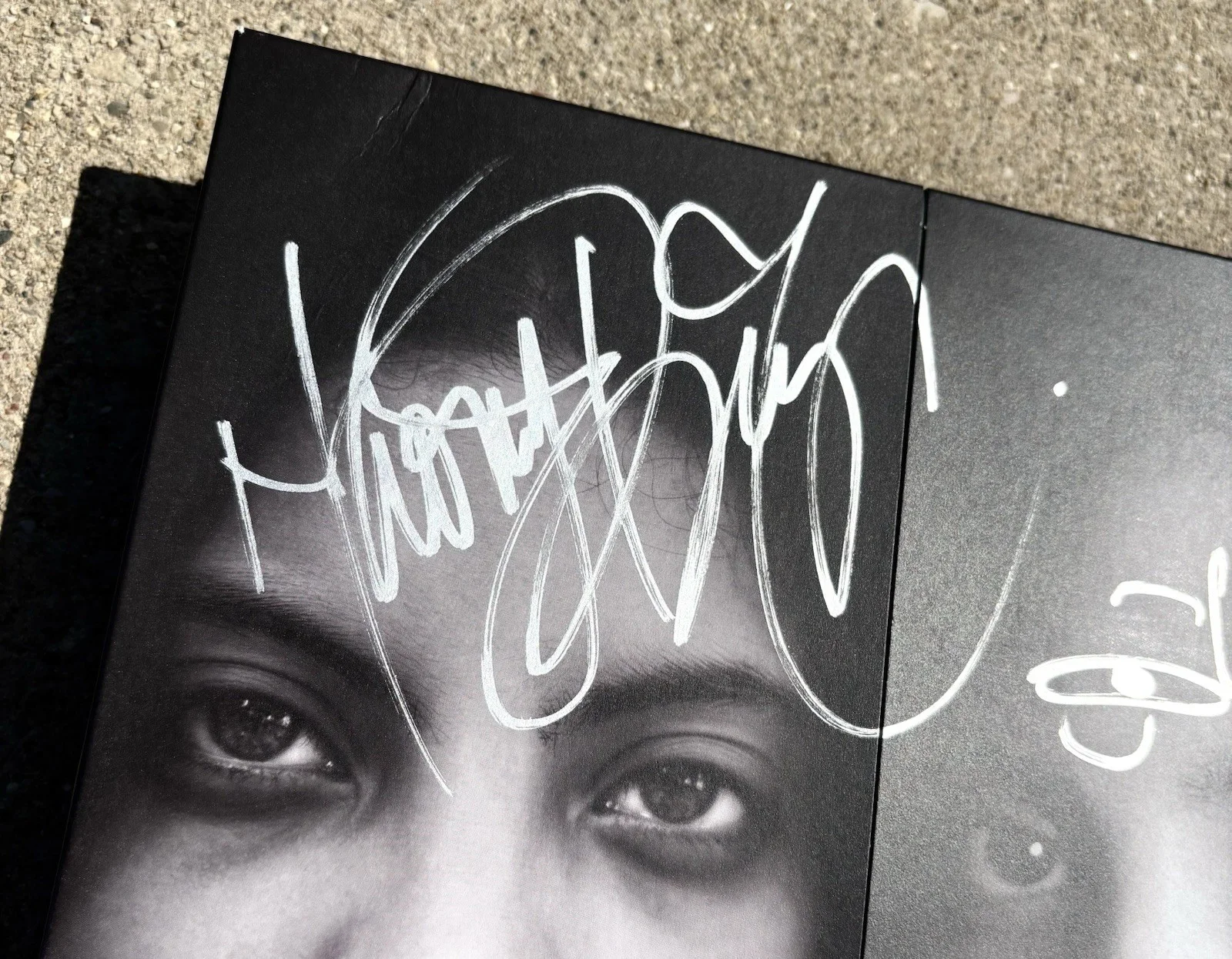 IBEYI SIGNED Vinyl JSA COA, image 3