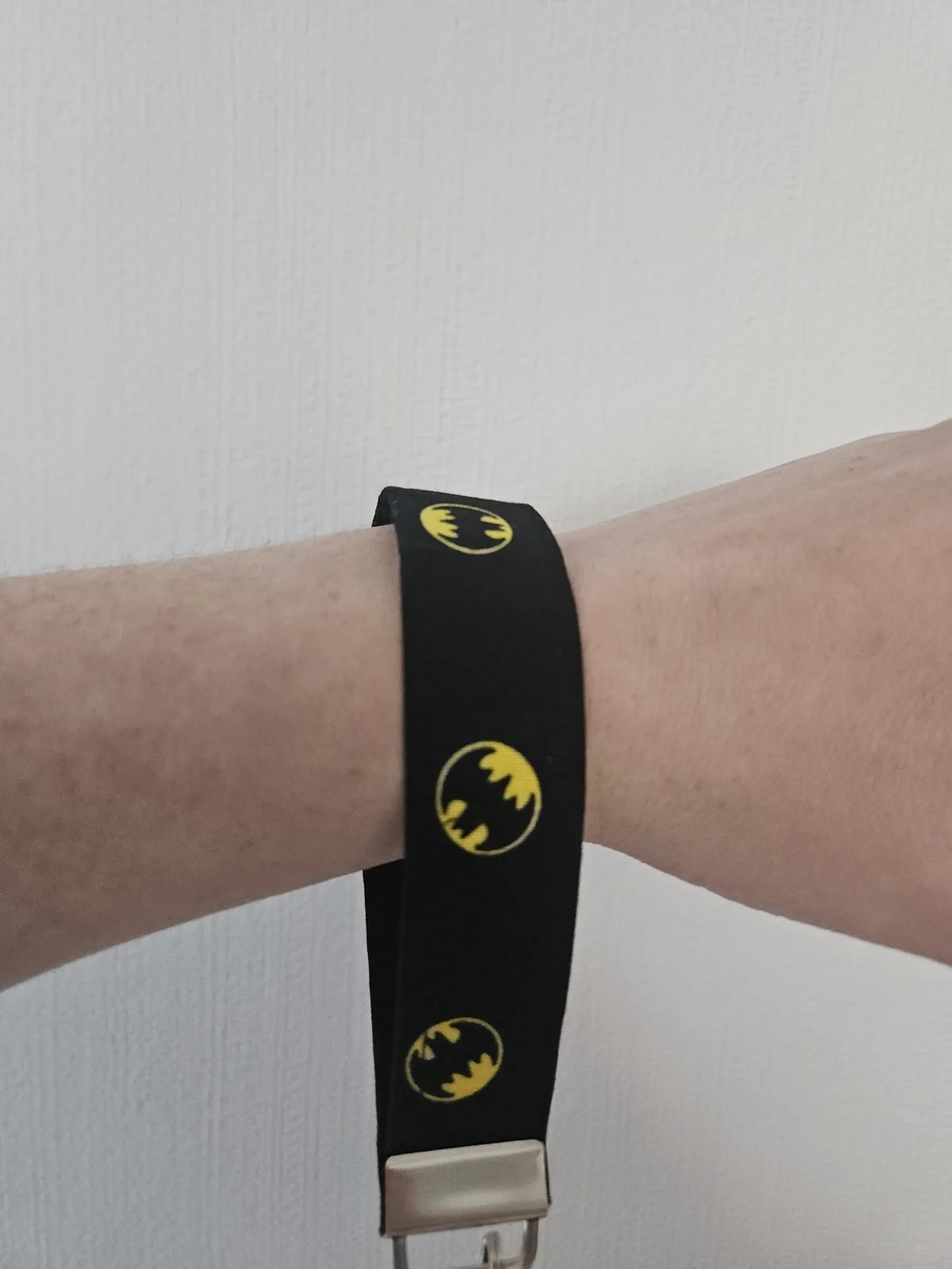 Handmade Keyfob Wristlet Keychain Strap With 1989 Batman Movie Logo Print, изображение 3