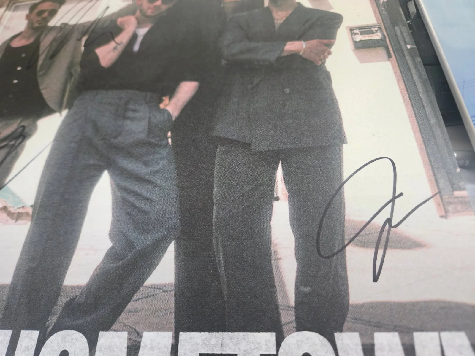The Jonas Brothers autographed insert to Album Your Hometown JSA Certified, изображение 3