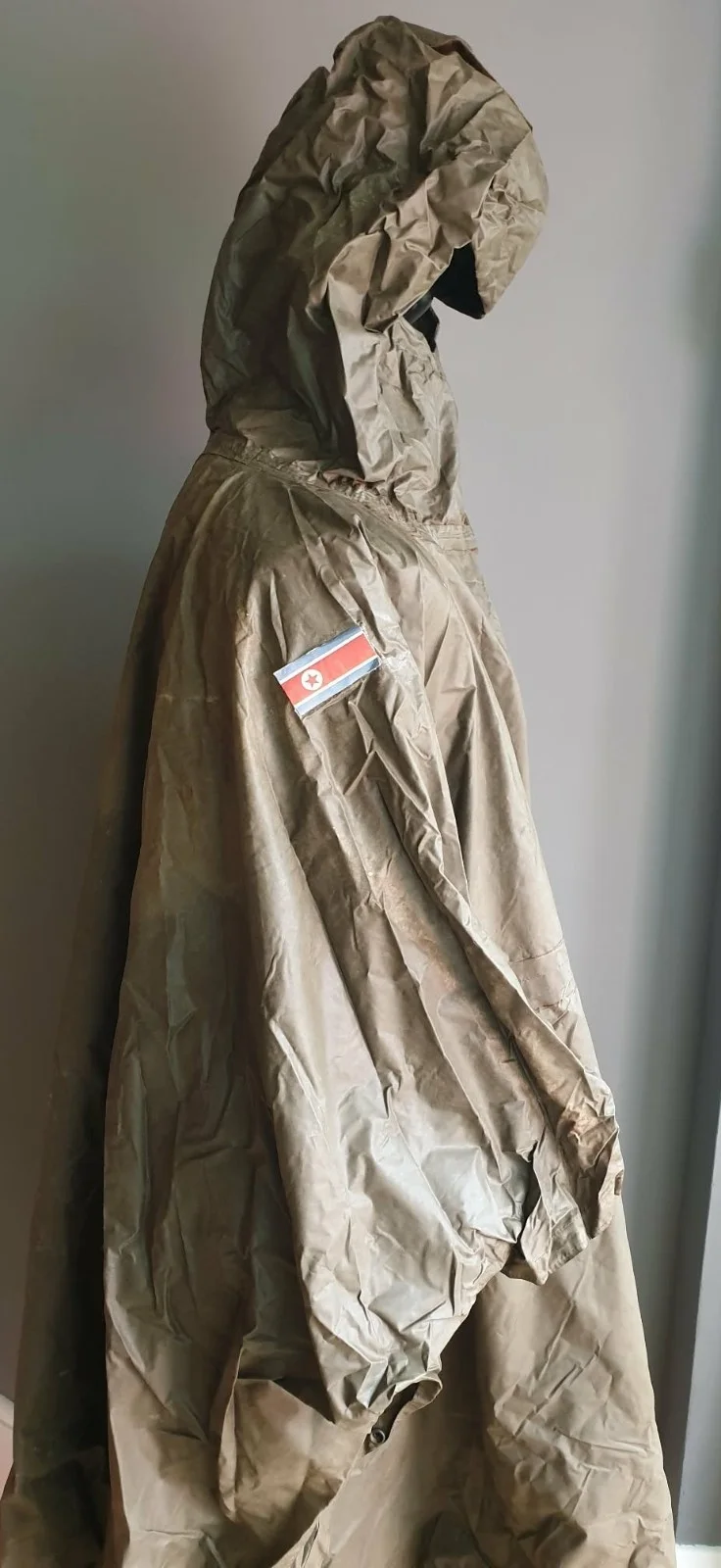 JAMES BOND DIE ANOTHER 2002 DAY NORTH KOREAN PONCHO PROP COSTUME, изображение 3