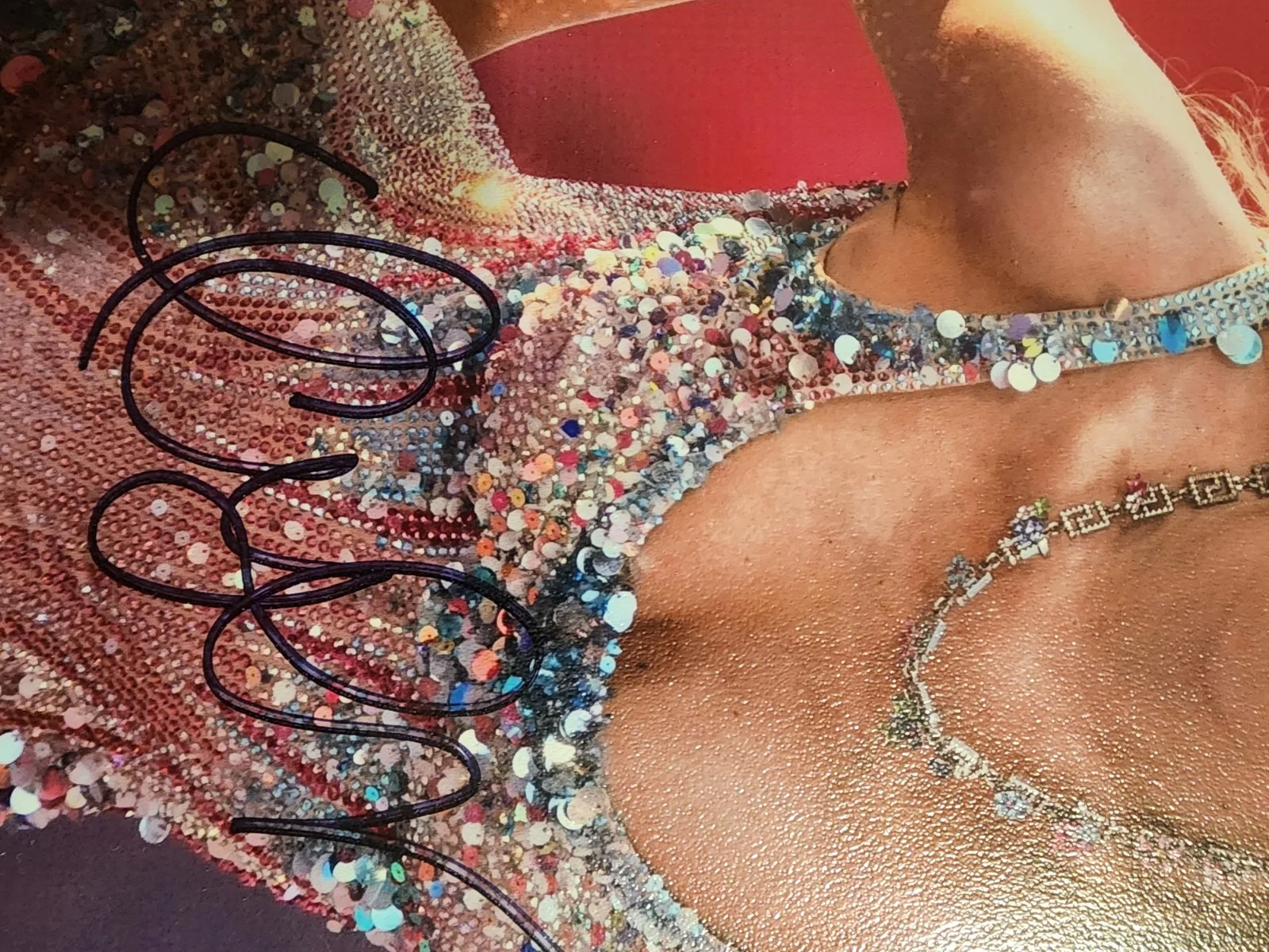 Taylor Swift Signed 8 X 10 Photo With COA !, image 2