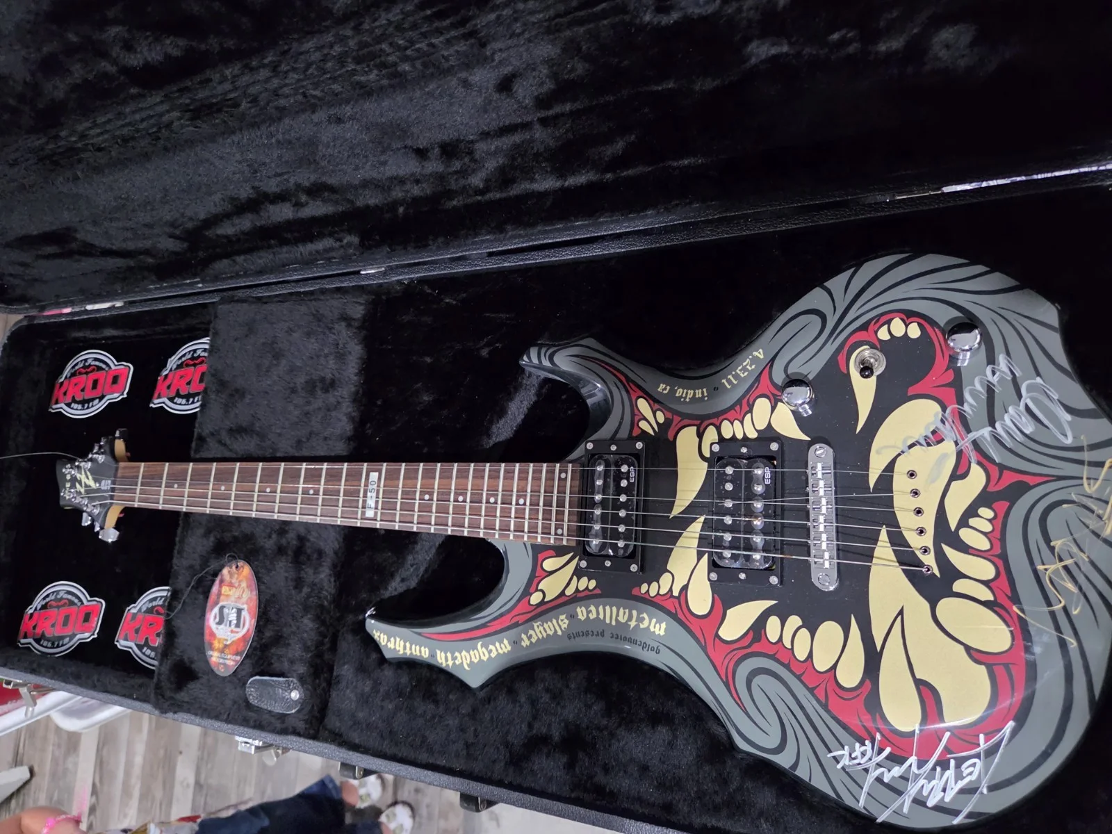 THE BIG 4 NEW ESP LTD Guitar Signed w/ Case, Signed Picks & Signed Photos/Prints, изображение 3