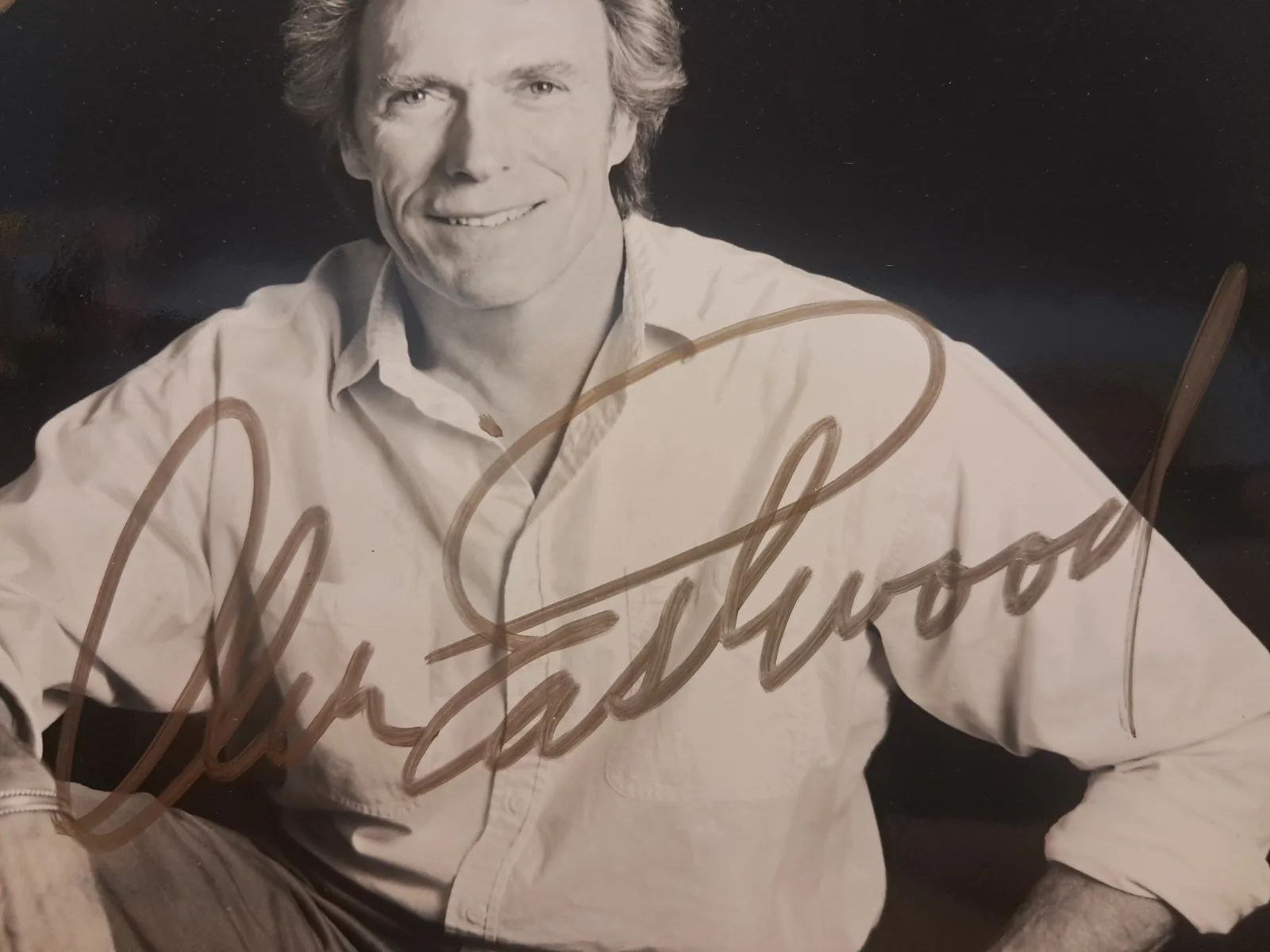 Clint Eastwood — Clint Eastwood autographed photograph Original Signed White Hunter Black Heart, image 2