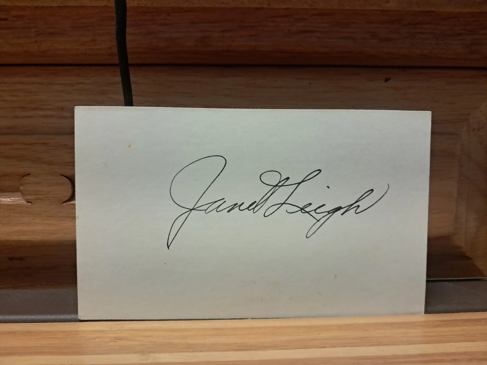 Janet Leigh — Janet Leigh Original Autographed Card - Vintage Movie Photo Collectible, изображение 2