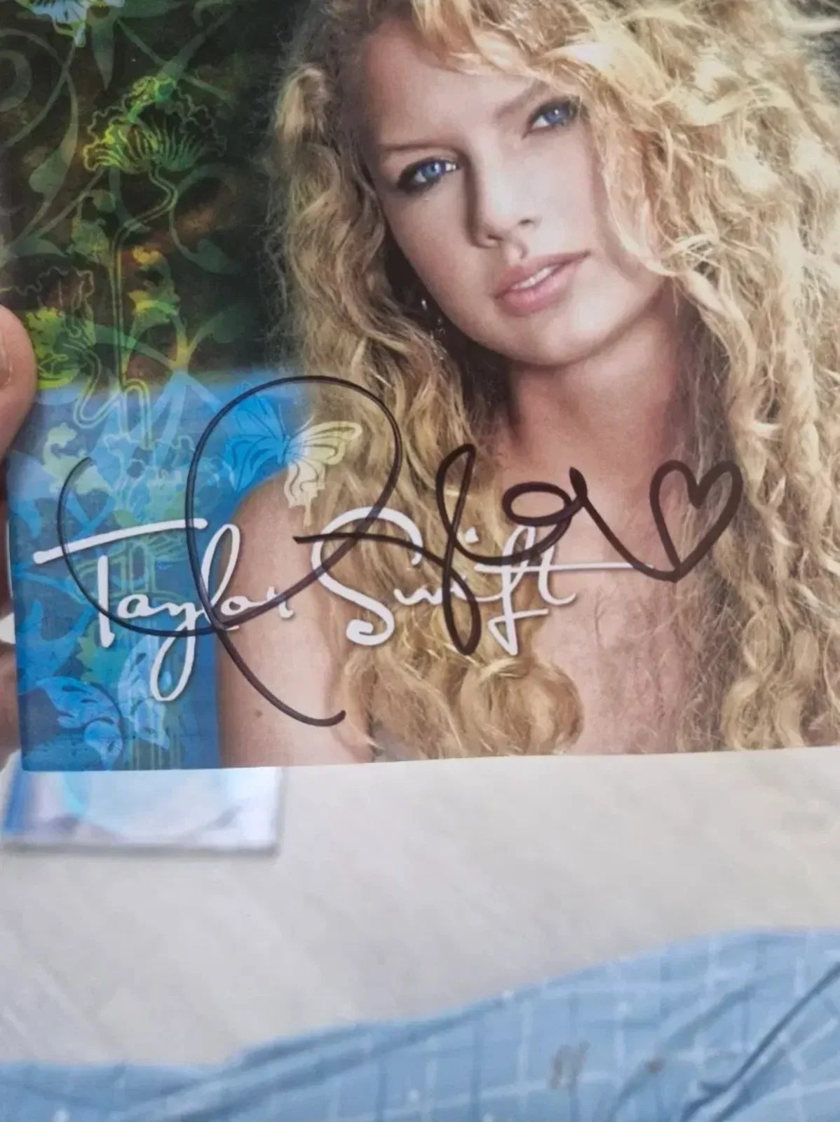 Taylor Swift Signed Autograph Debut Self-Titled CD Album, image 2