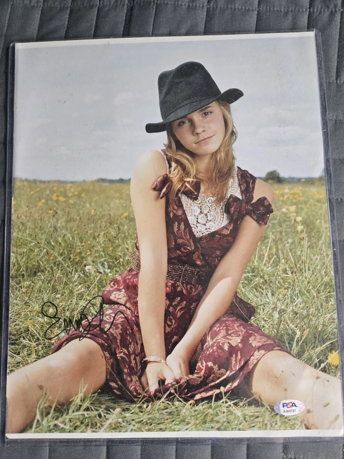 Emma Watson — Emma Watson Signed Harry Potter 11x14 Photo PSA Amazing Full Autograph, image 2