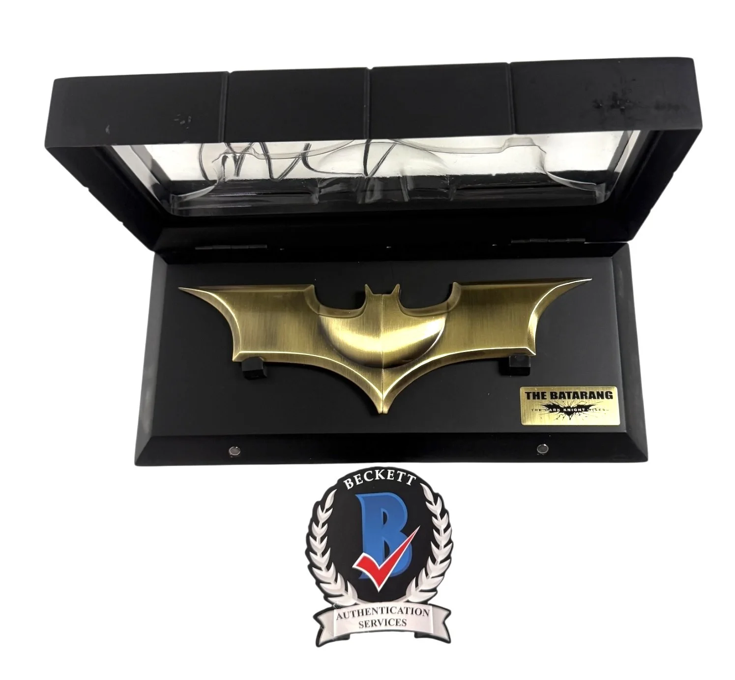 CHRISTIAN BALE — CHRISTIAN BALE SIGNED AUTOGRAPH NOBLE COLLECTION BATARANG THE DARK KNIGHT BAS, изображение 3