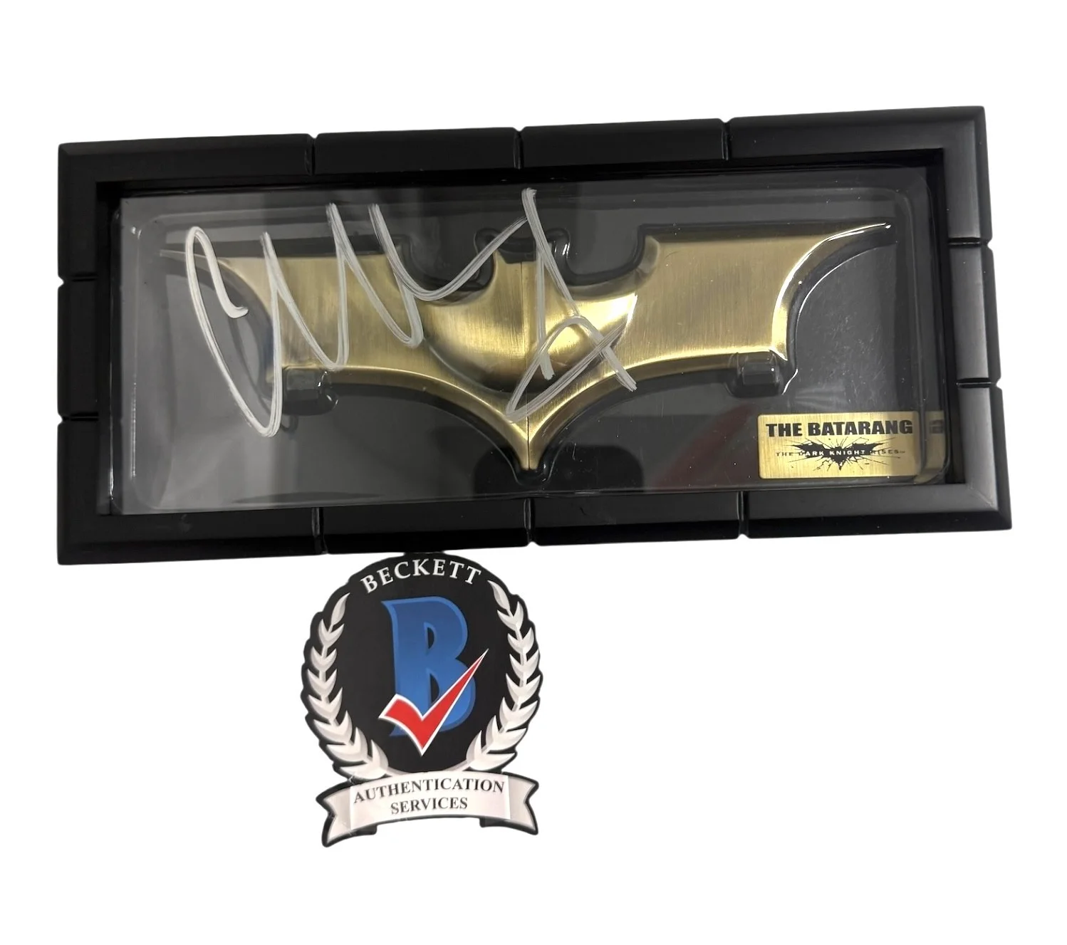 CHRISTIAN BALE — CHRISTIAN BALE SIGNED AUTOGRAPH NOBLE COLLECTION BATARANG THE DARK KNIGHT BAS, изображение 2