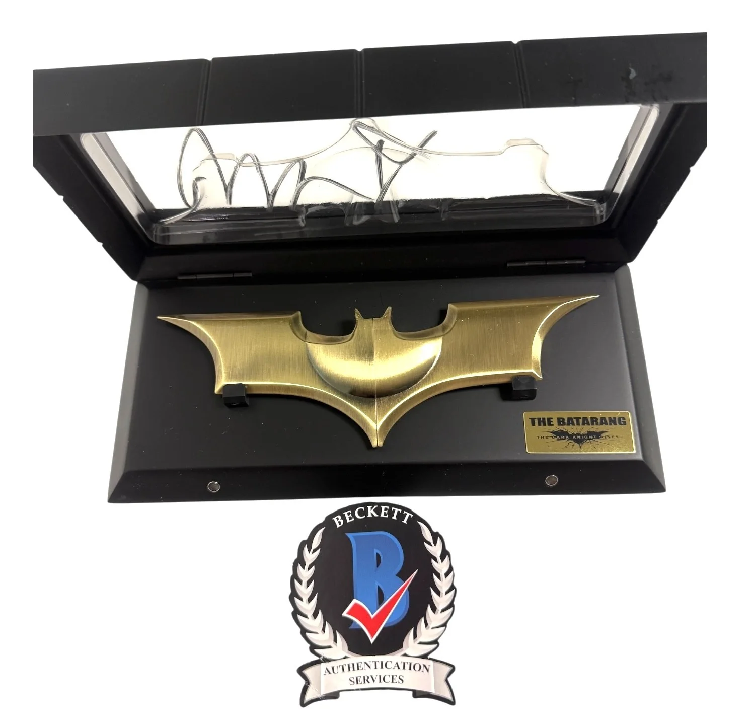CHRISTIAN BALE — CHRISTIAN BALE SIGNED AUTOGRAPH NOBLE COLLECTION BATARANG THE DARK KNIGHT BAS, изображение 3