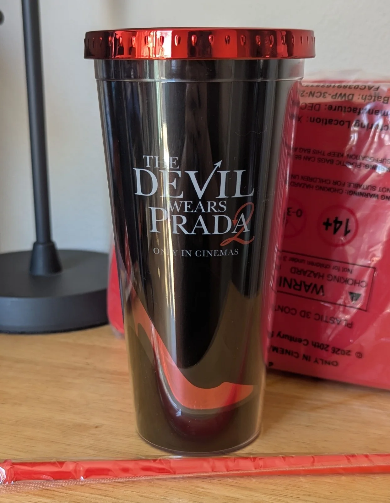 The Devil Wears Prada 2 Iconic Handbag Popcorn Bucket, Keyrings, Cup & Straw NEW, изображение 4
