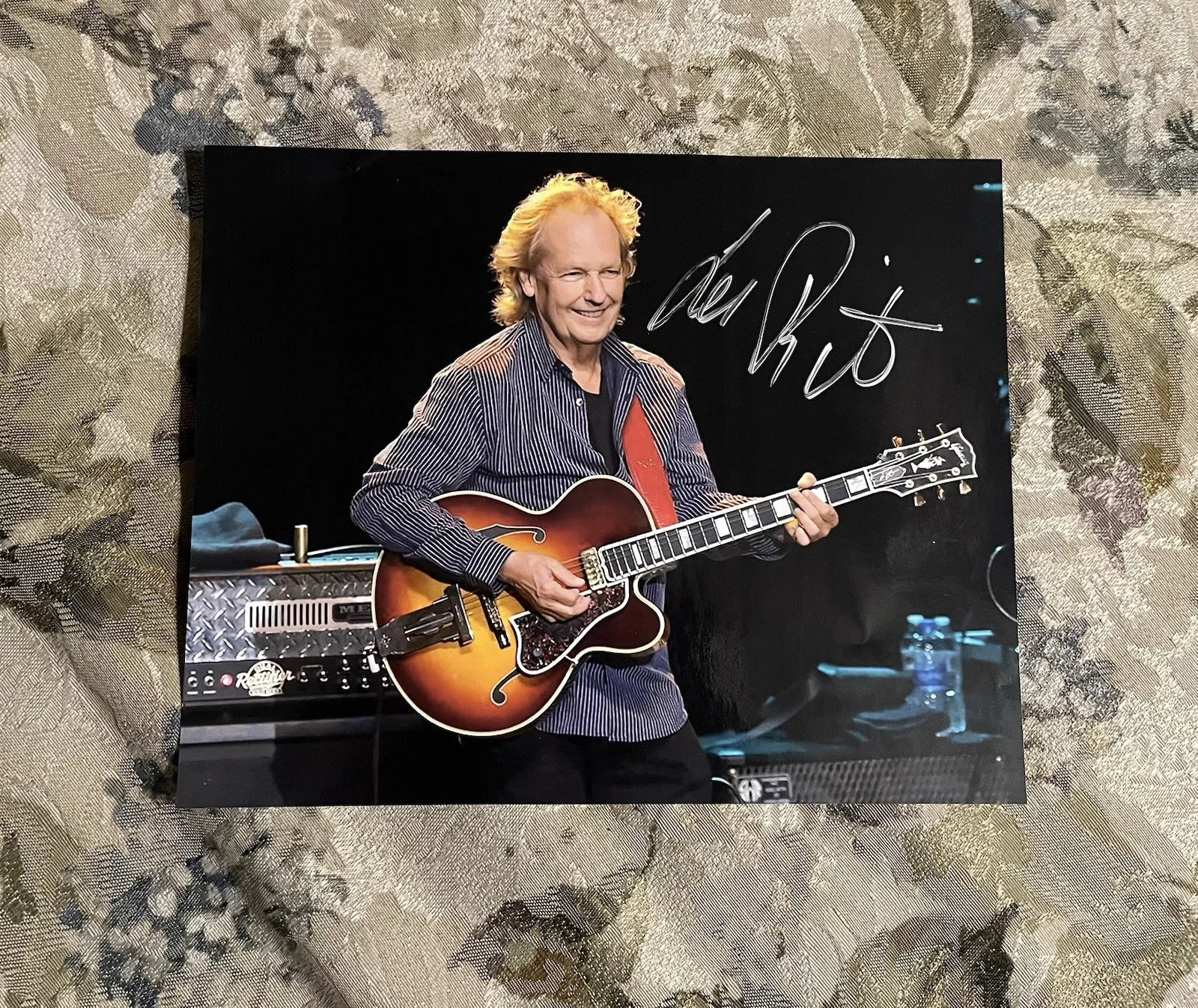 Lee Ritenour JAZZ LEGEND Signed 8x10 Photo, image 2