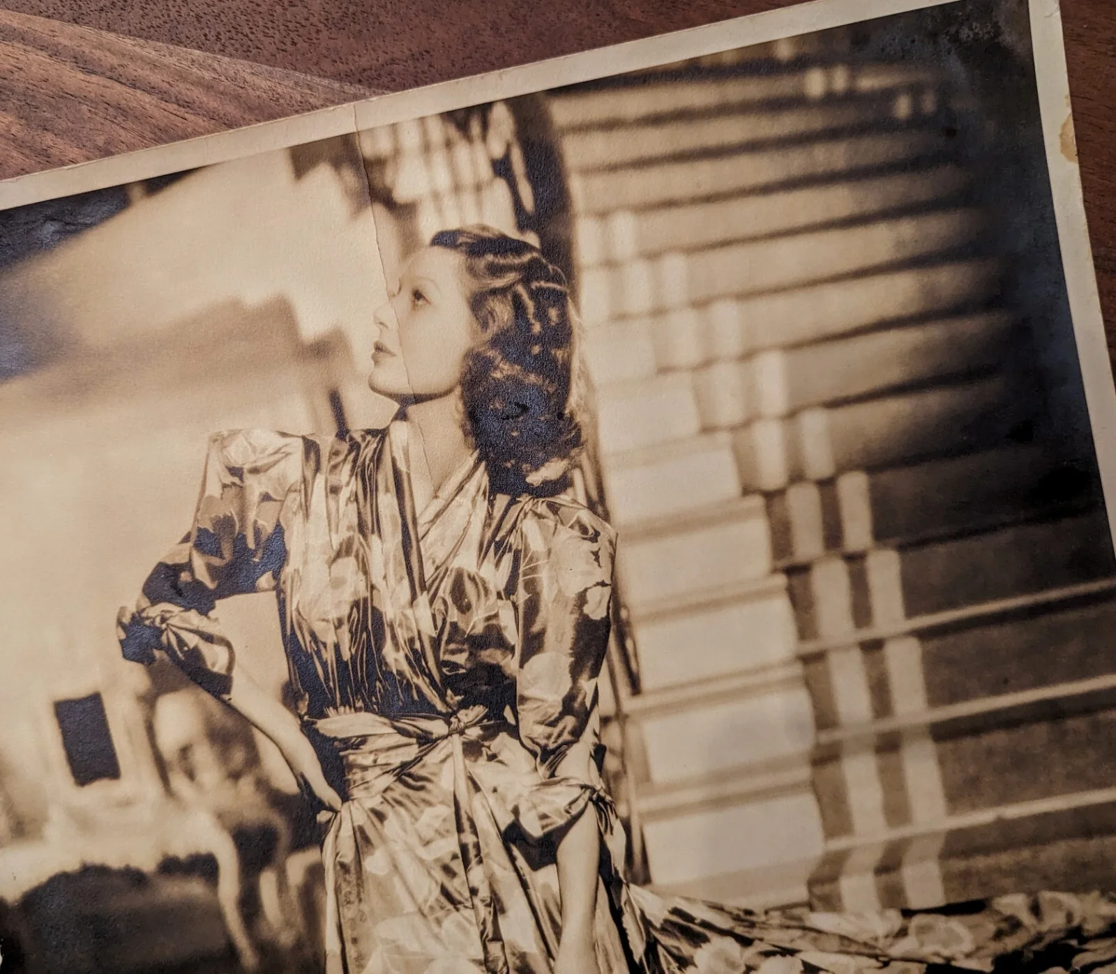 Loretta Young — 1930s Hand Signed LORETTA YOUNG Actress Oversized 11x14 Photograph Autographed, image 3