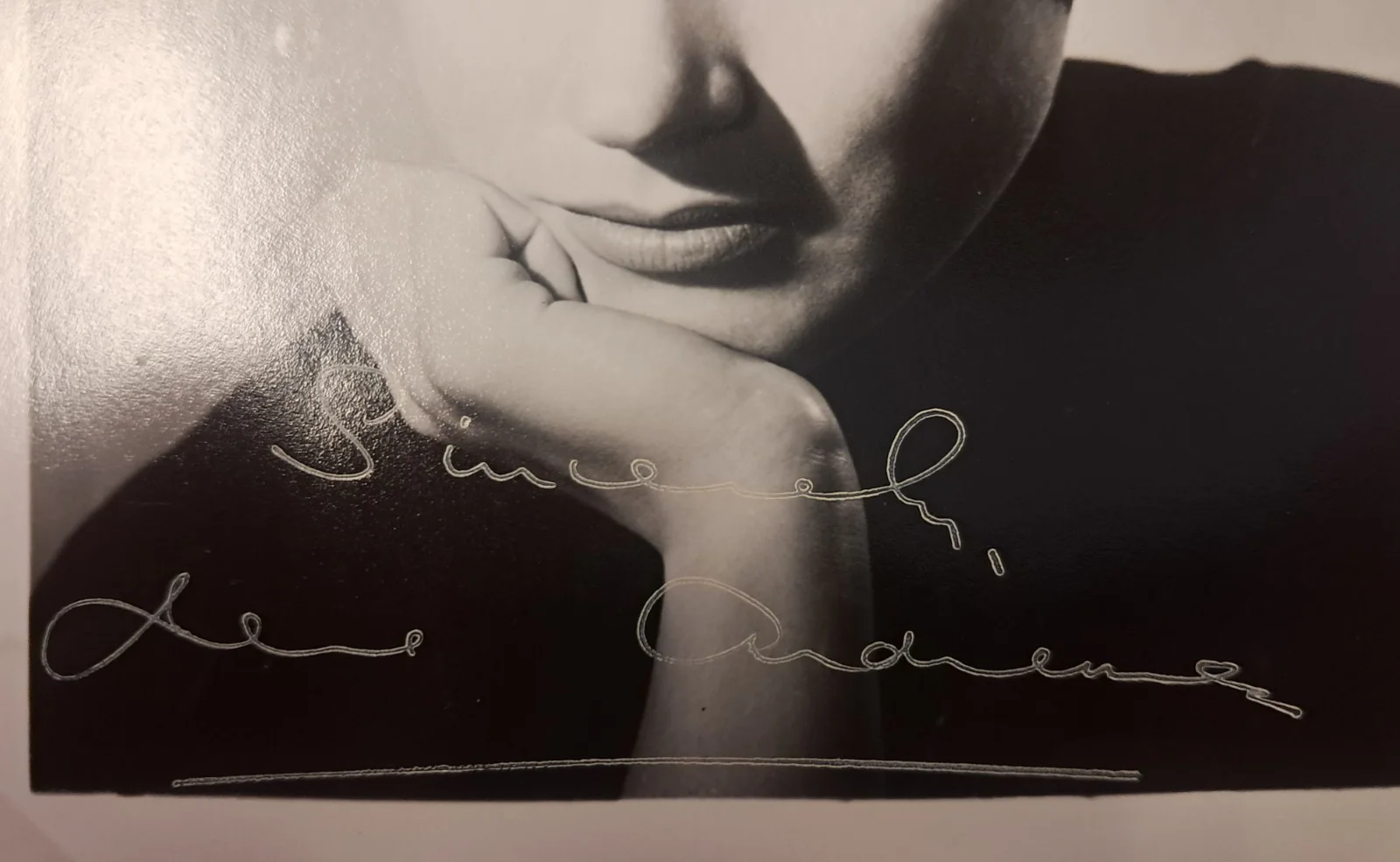 Sincerely, Leo Andrews — Julie Andrews autographed original photograph Signed Movies, изображение 2