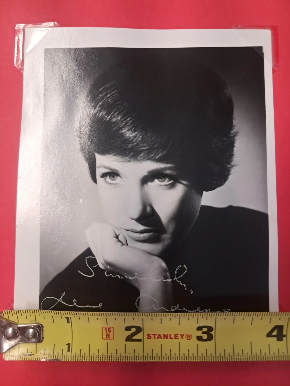 Sincerely, Leo Andrews — Julie Andrews autographed original photograph Signed Movies, изображение 3