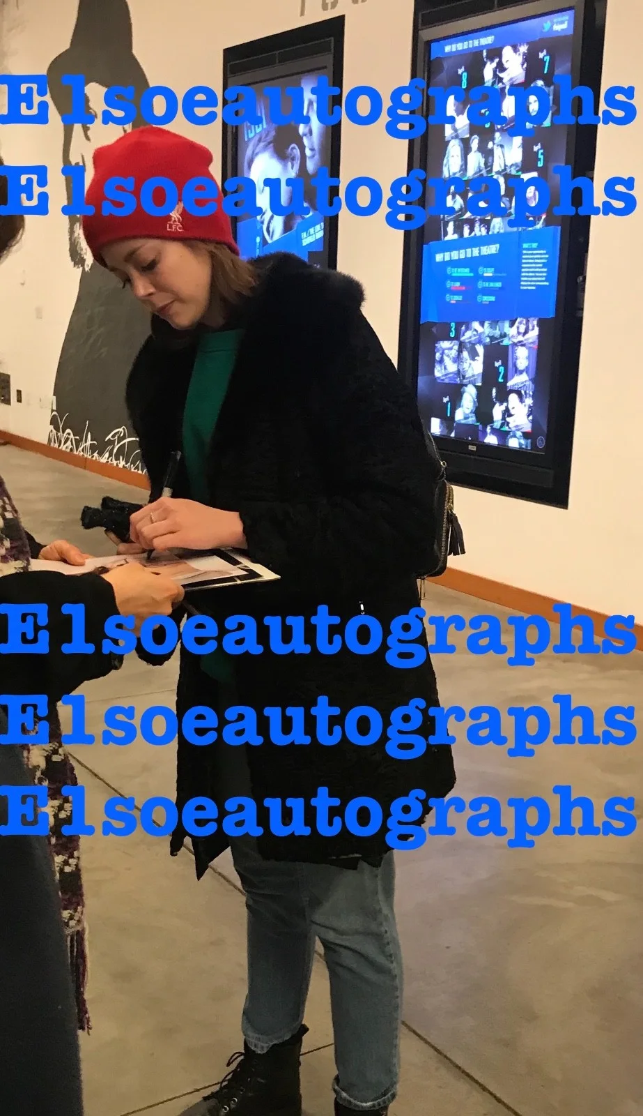 Charlotte Hope — Charlotte Hope signed 8X10 photo. In Person Proof. Game of Thrones, изображение 2