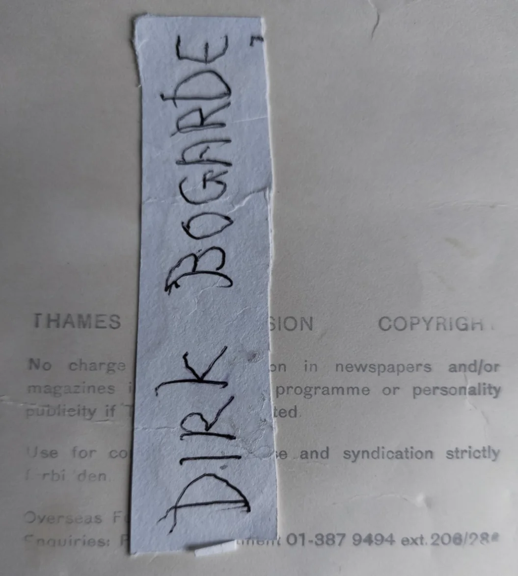 Dirk Bogarde Unsigned photo - Handsome English actor pre 1990 by phone number., изображение 4