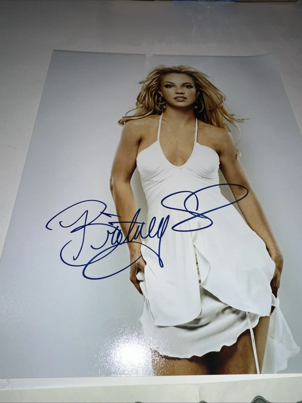 Britney Spears signed 8 x 10 Photo w/COA, image 2