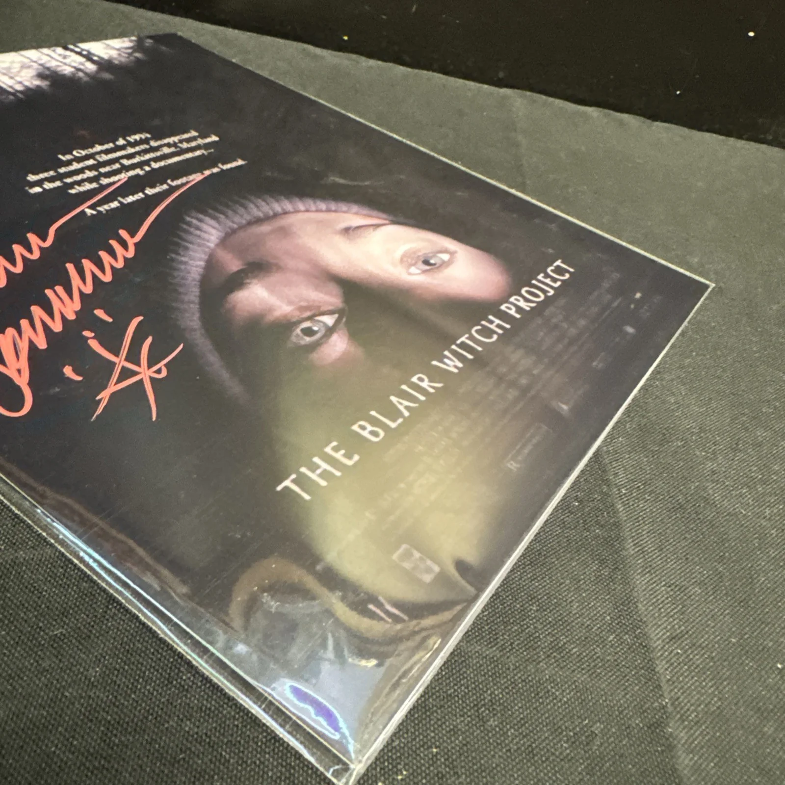 Heather Donahue — Heather Donahue signed 8x10 The Blair Witch Project, image 3