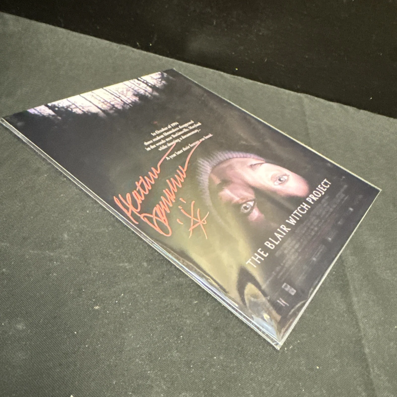 Heather Donahue — Heather Donahue signed 8x10 The Blair Witch Project, image 4