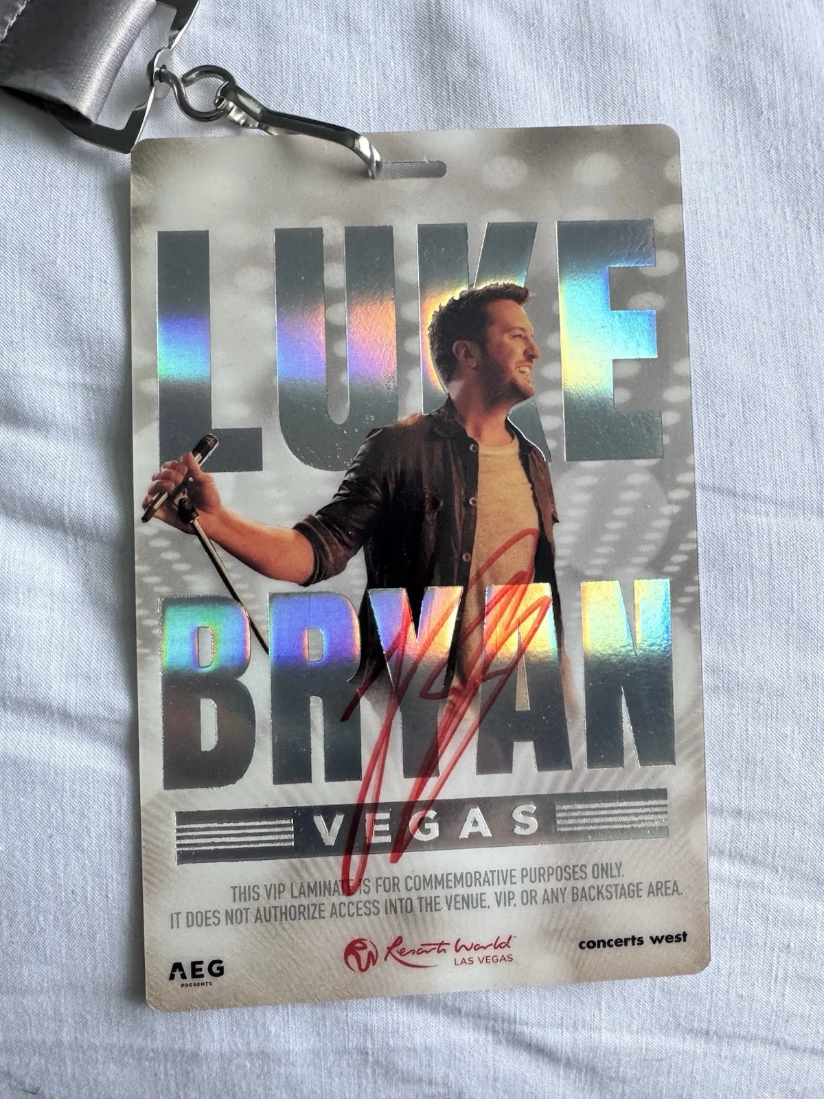 Luke Bryan Autographed VIP Pass ,Hat & Guitar Pick Resorts World Las Vegas 2023, image 3