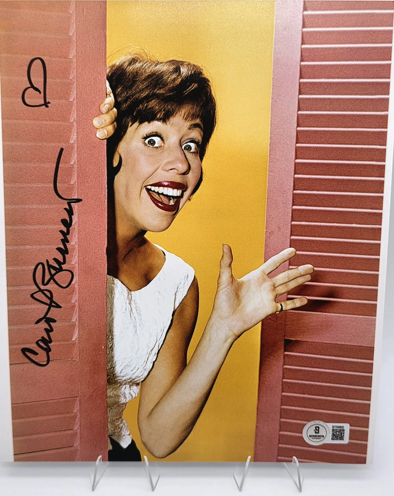 Carol Burnett — Carol Burnett Signed 8x10 Photo Autograph Beckett BAS COA TV Legend Authentic, изображение 2