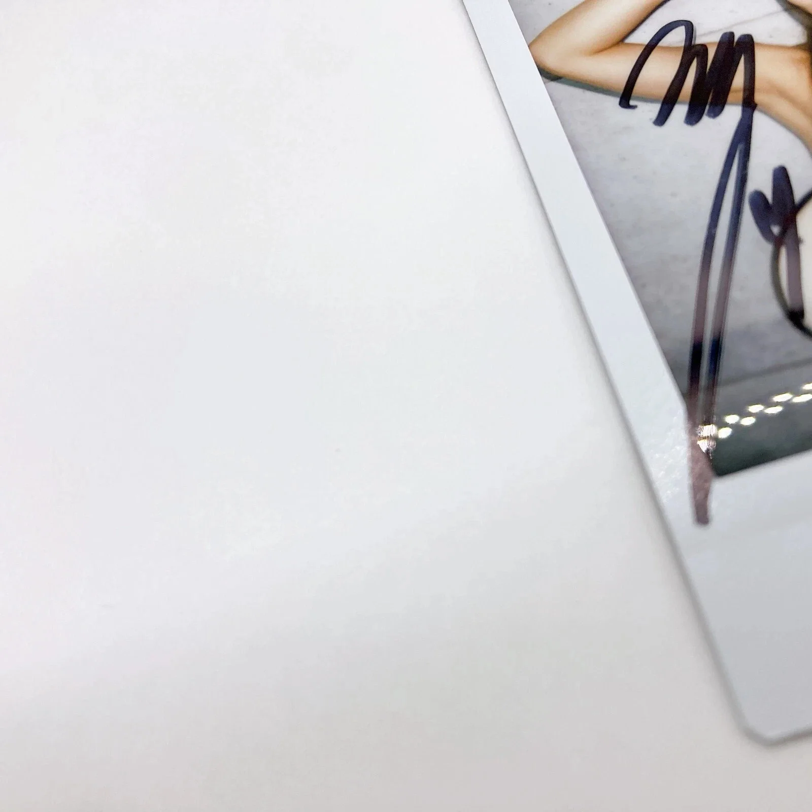 Jun Mizukawa Cheki autographed 2x3 1/2 signed color photo JAV Japanese AV idol, изображение 2