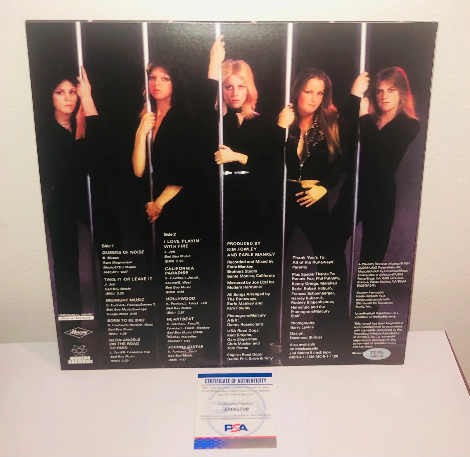 Cherie Currie The Runaways Queens Of Noise Signed Vinyl Record LP PSA RARE B, изображение 2