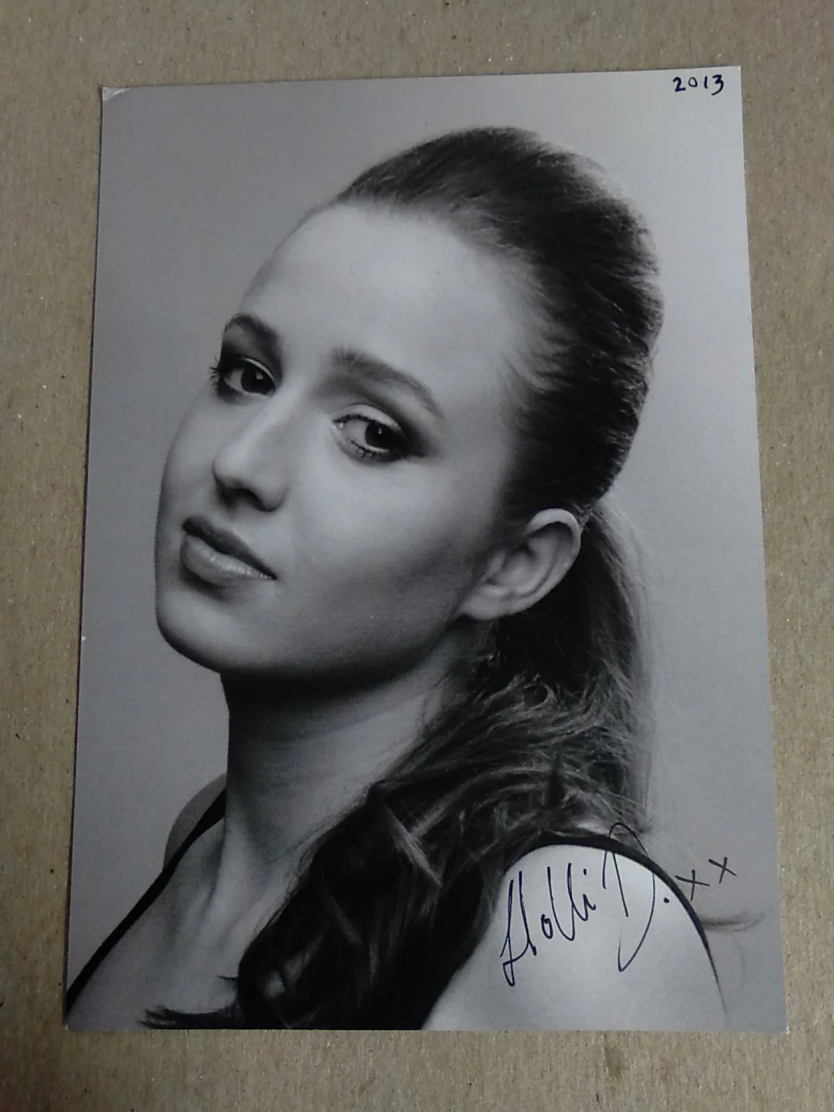 Holli Cara-Rhian Dempsey Actress Writer Comedian Autographed Signed 6x4in Photo, изображение 2