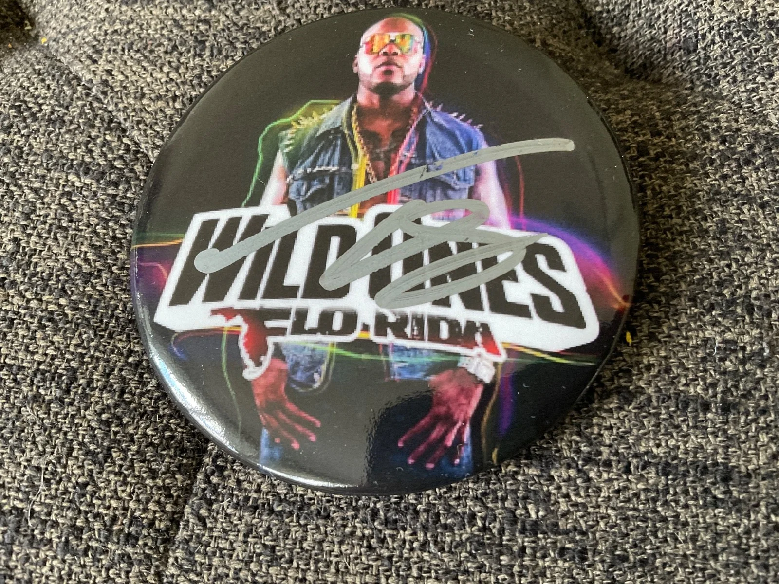 Flo Rida — Rare Flo Rida "Wild Ones" Rapper AUTOGRAPH Signed Collector Pin, изображение 2