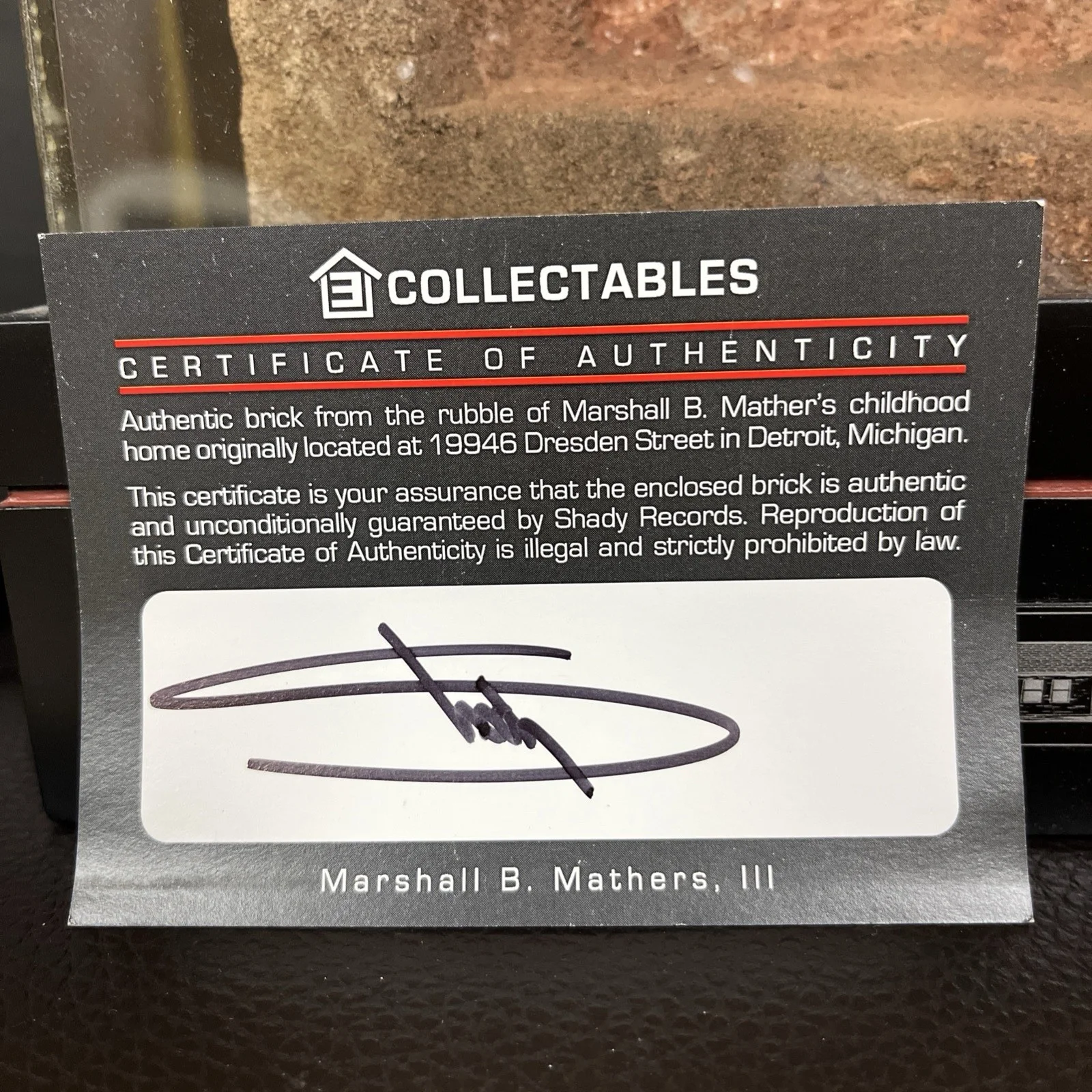 Eminem Brick w/ Autographed Certificate #689/700 Slim Shady RARE, изображение 3