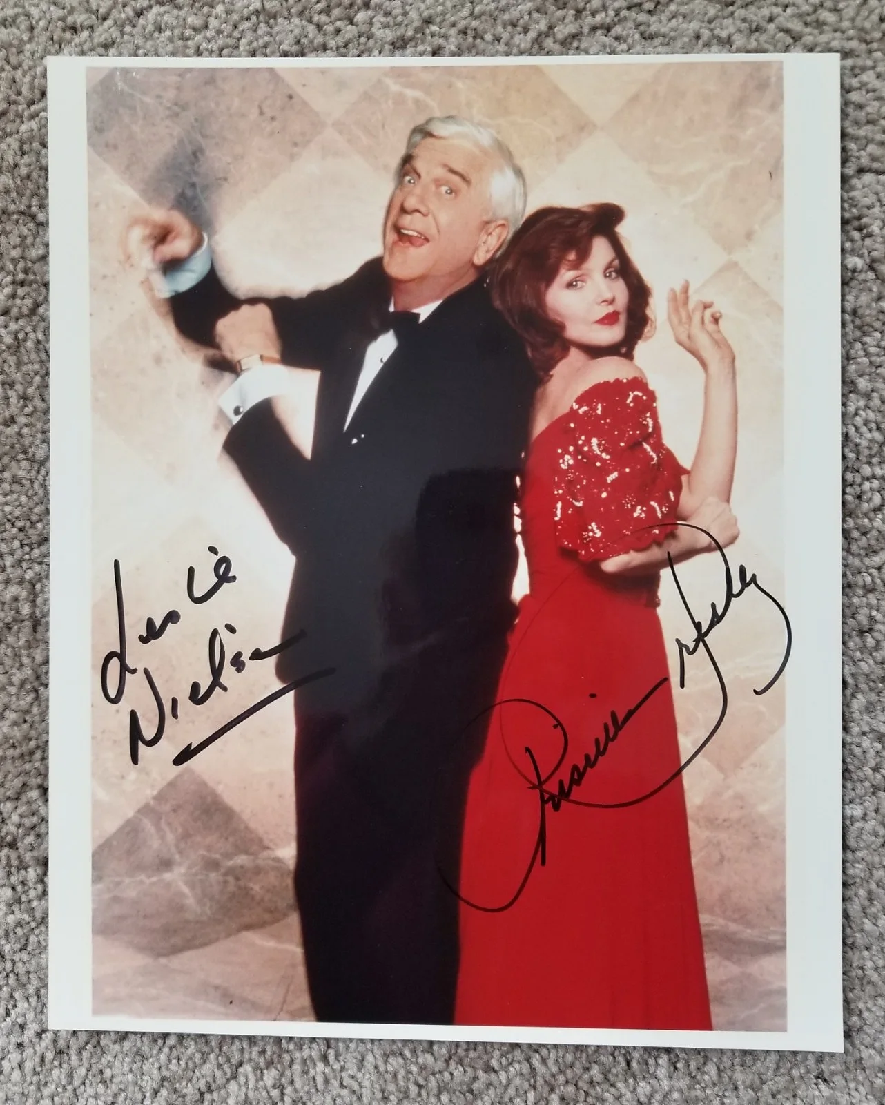 Priscilla Presley, Leslie Nielsen — Priscilla Presley & Leslie Nielsen - Naked Gun - SIGNED BY BOTH - Has COA, изображение 2