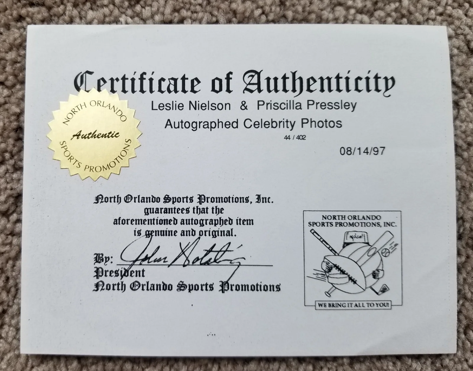 Priscilla Presley, Leslie Nielsen — Priscilla Presley & Leslie Nielsen - Naked Gun - SIGNED BY BOTH - Has COA, изображение 4