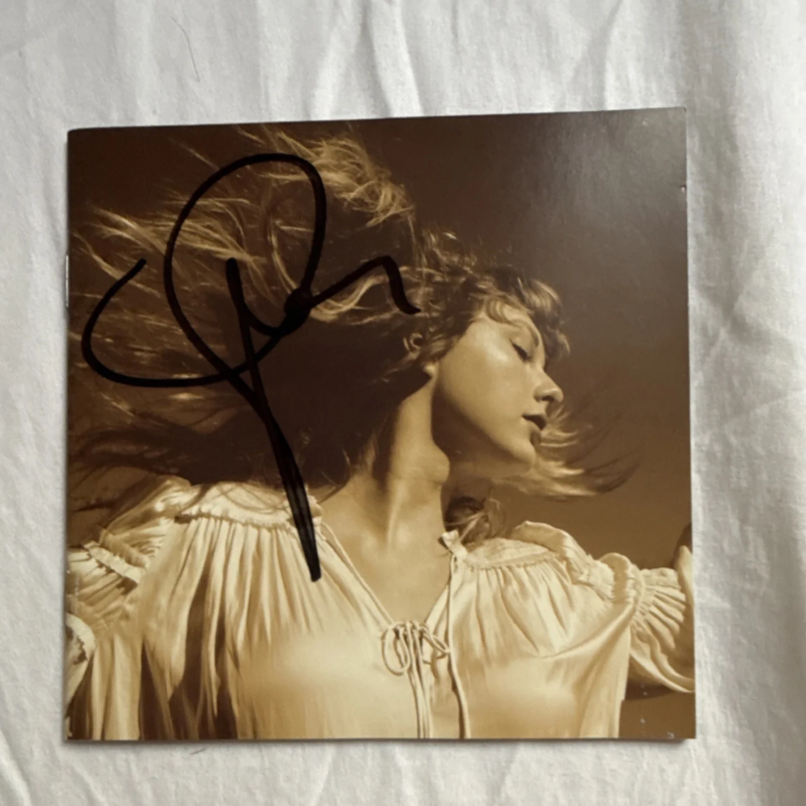 Fearless (Taylor's Version) Signed CD and Booklet Original Music Collectible, image 5