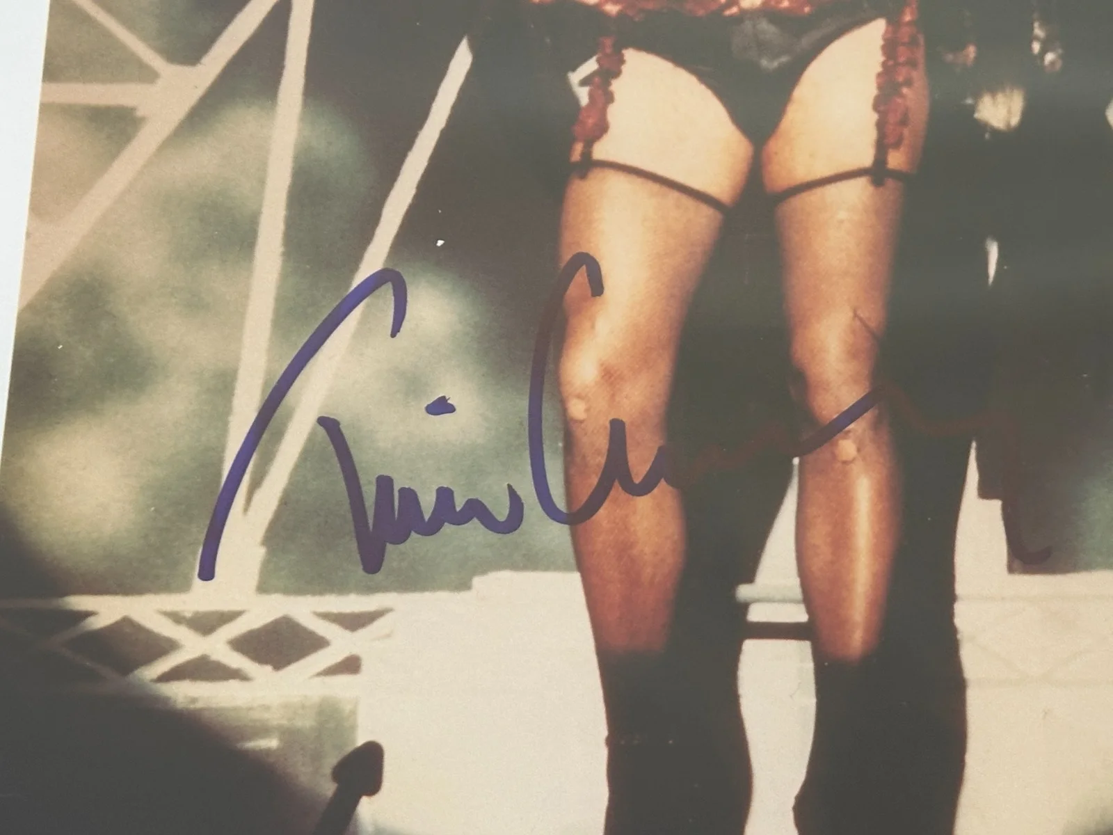 TIM CURRY — TIM CURRY Signed ROCKY HORROR PICTURE 8 X 10 PHOTO Beckett Encapsulated AUTO 10, изображение 2