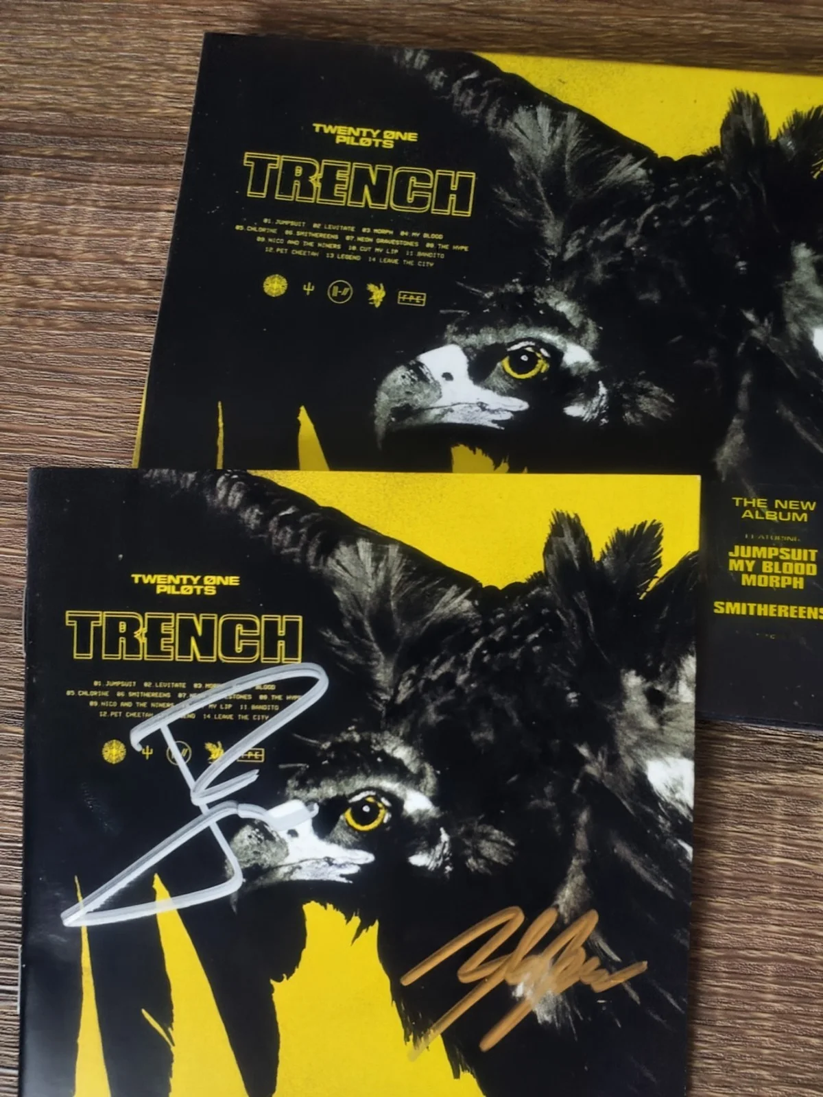 Twenty One Pilots - Trench Autographed Booklet & CD RARE Blurryface TØP Signed, изображение 3