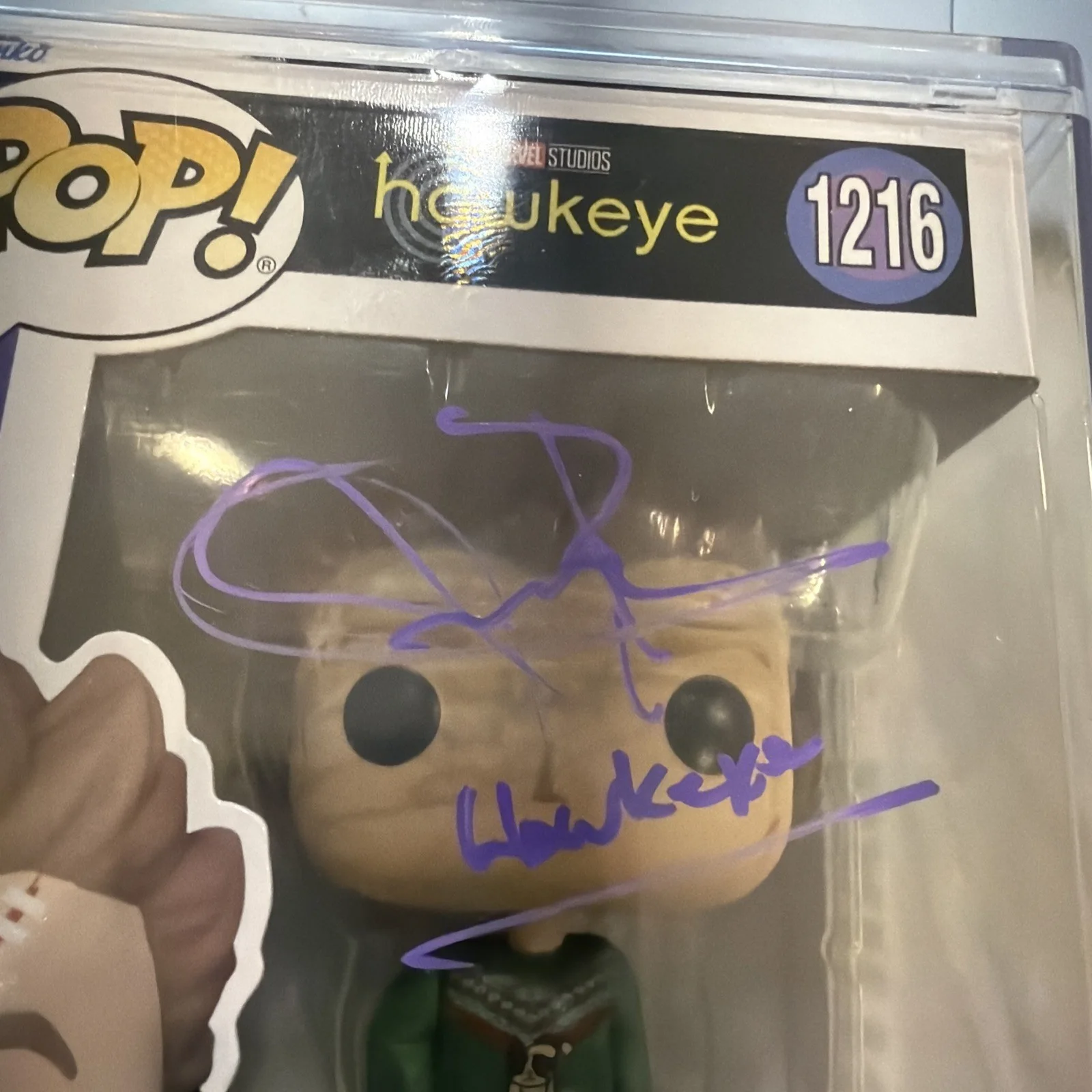 Jeremy Renner — Jeremy Renner signed Clint Barton/ Hawkeye funko pop #1216 with JSA COA, изображение 4
