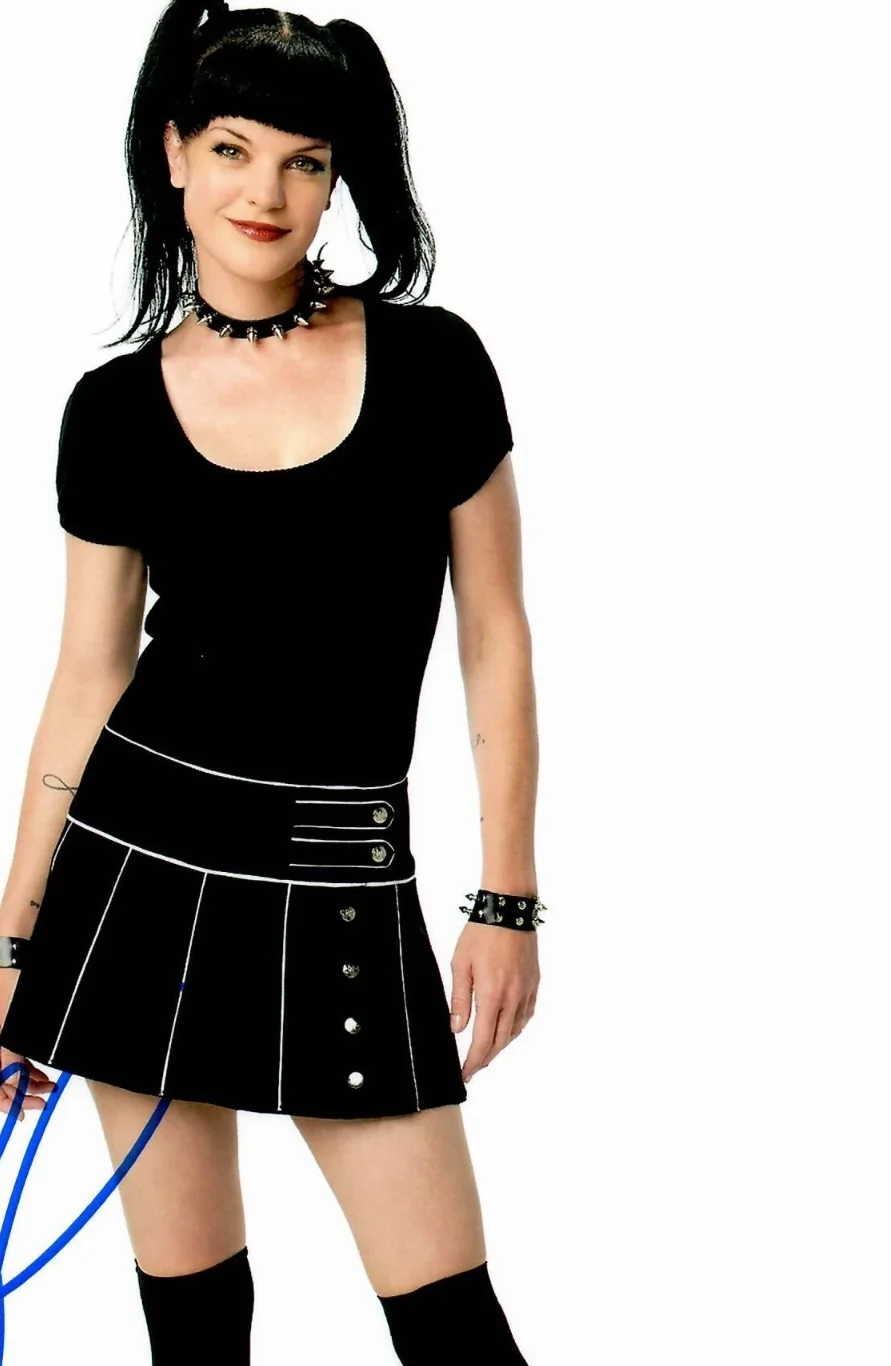 Pauley Perrette — Pauley Perrette NCIS As Abby Sciuto TV Show Signed Autograph 8x10 Photo TTM COA, изображение 3